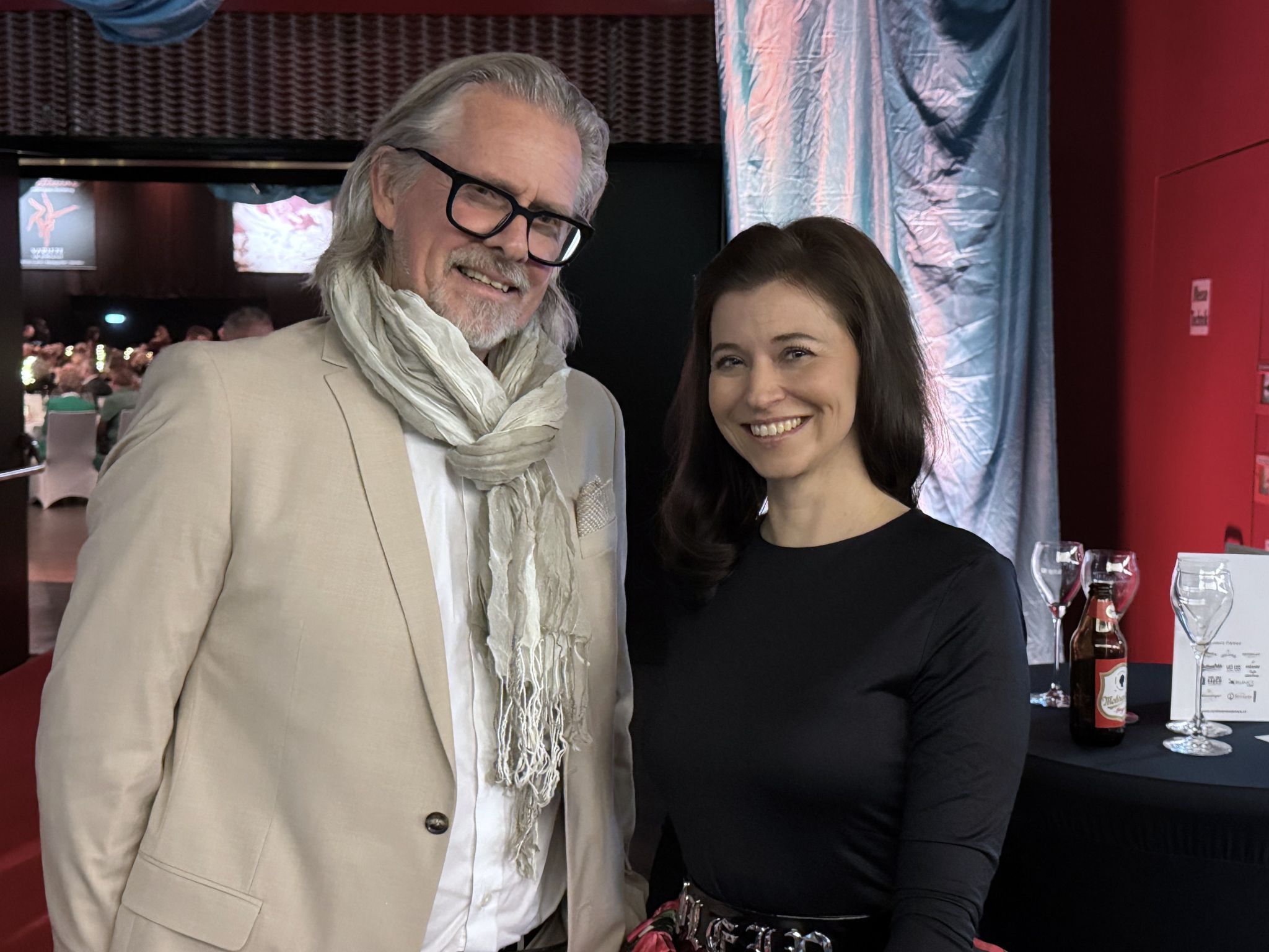 Dekorateur Reiner Krohnfoth mit Variete am Bodensee 2026 Veranstalterin Nadja Mauser.