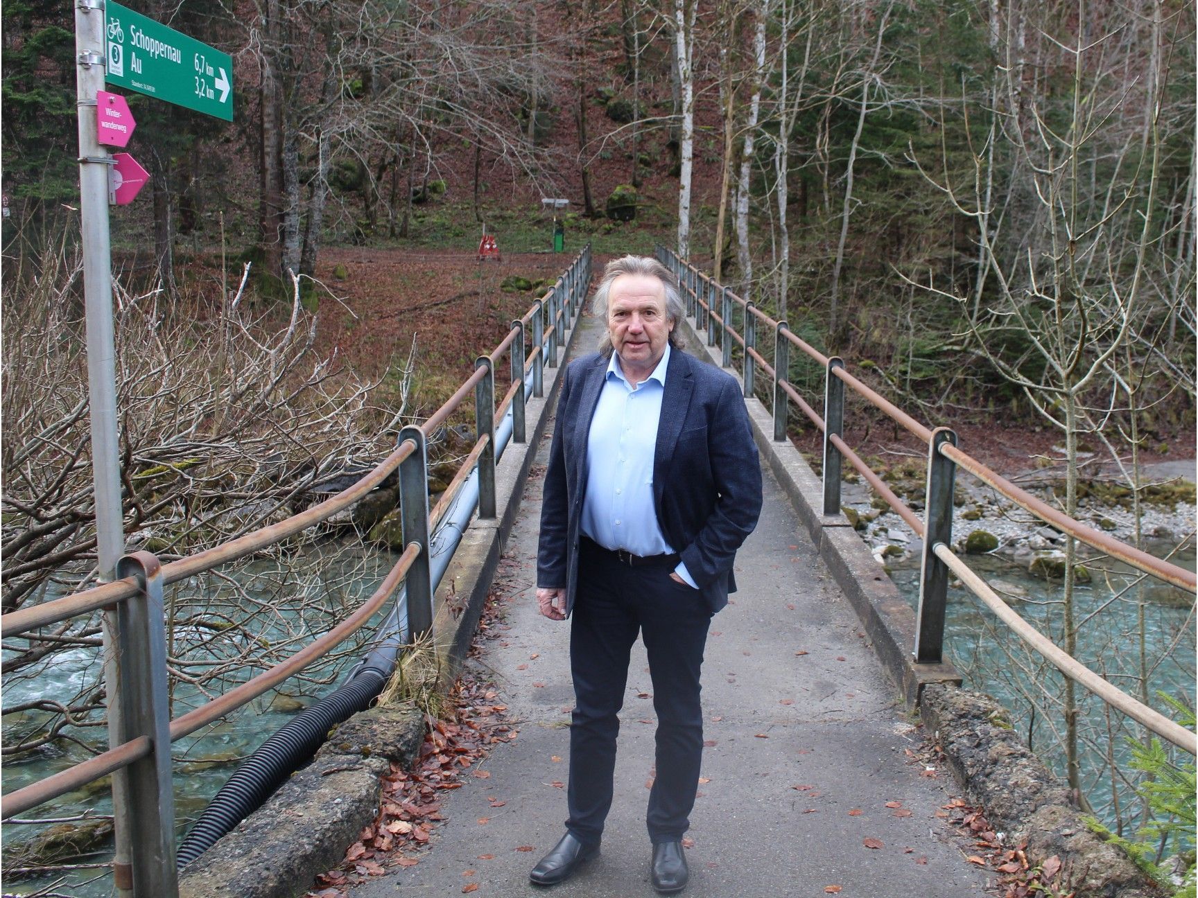 Eine bestehende alte Brücke wird im Zuge des Gesamtprojekts adaptiert und heutigen Sicherheitsstandards angepasst.