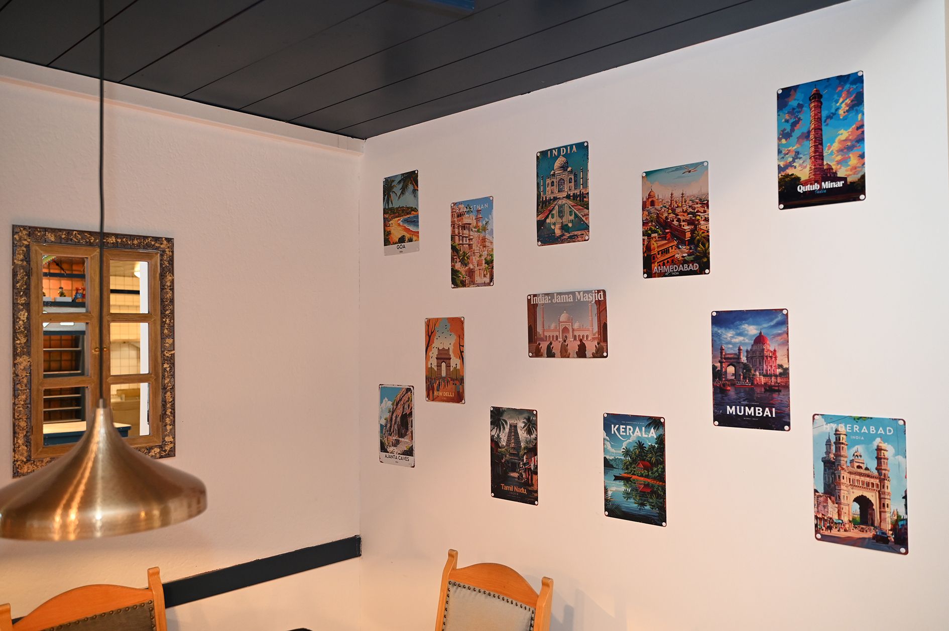 Die indischen Provinzen als Übersicht im Gastraum.