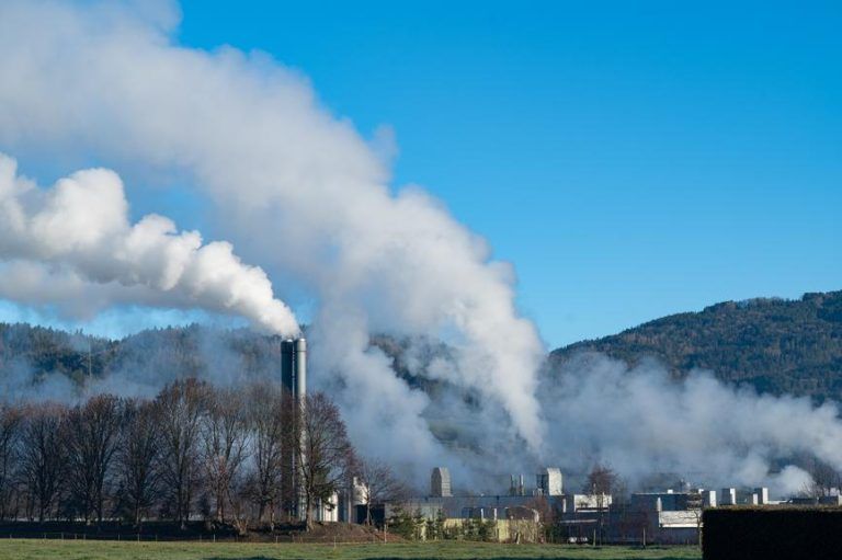 Warum in manchen Frastanzer Briefkästen Atemschutzmasken landeten – "Das Risiko tragen wir"