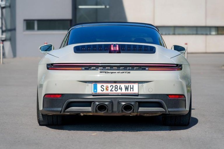 Hybrid, aber anders: Porsche hat den 911 unter Strom gesetzt