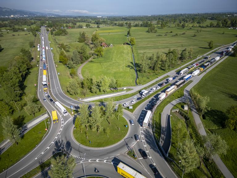 Mega-Stau, Mega-Kosten: Das ist der Preis des Verkehrskollapses bei Dornbirn Nord