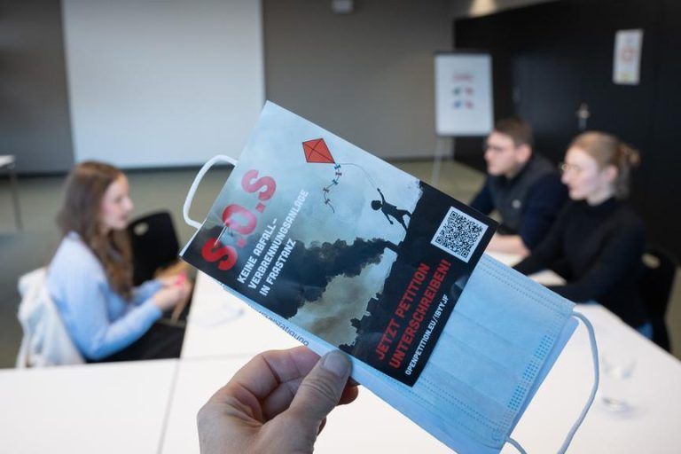 Warum in manchen Frastanzer Briefkästen Atemschutzmasken landeten – "Das Risiko tragen wir"