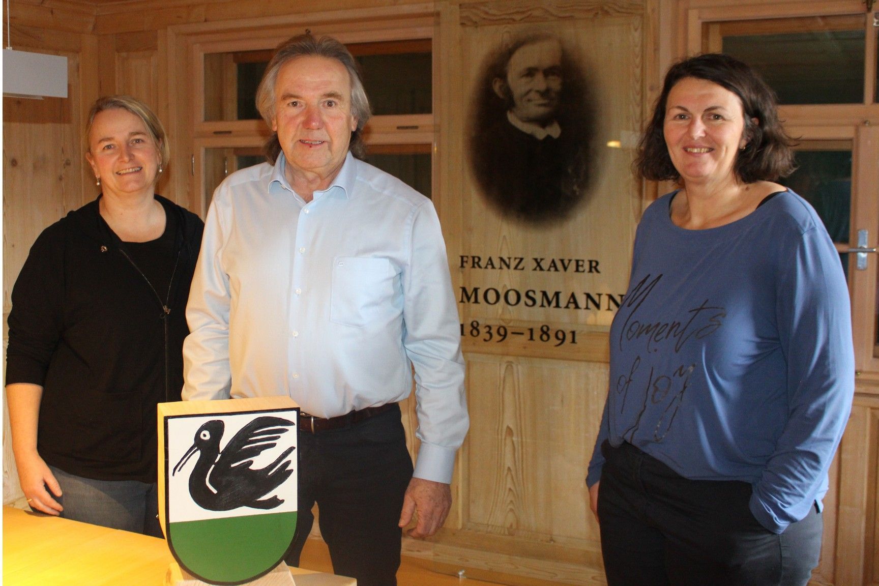 Judith Bischof (l.) und Klaudia Dekker sind ob ihrer langjährigen Erfahrung für Georg Fessler unverzichtbare Mitarbeiterinnen in der Gemeindeverwaltung. PETER STRAUSS