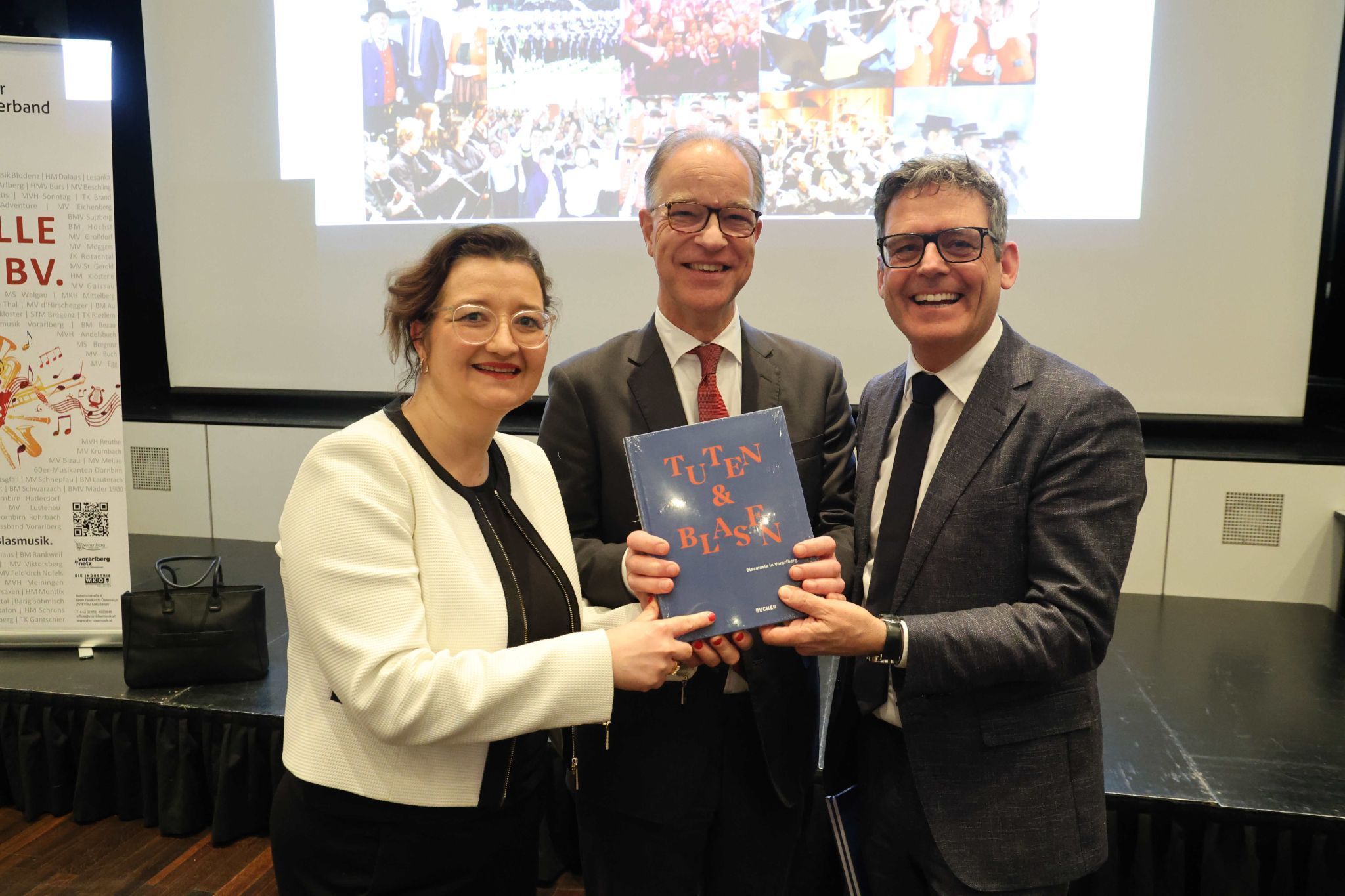 Nicola van der Pauw (wirtschaftliche Angelegenheiten), Botschafter Peter Potman und Honoirarkonsul Harald Gohm.