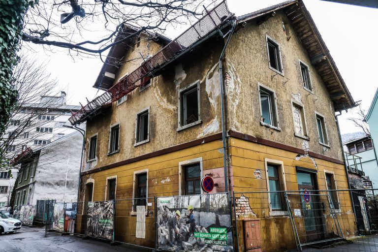 Abriss im Weiherviertel nimmt Fahrt auf: Baustart früher als gedacht