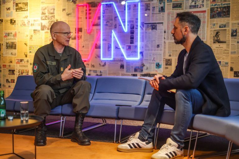 "Österreich muss wieder mit den Säbeln rasseln können"