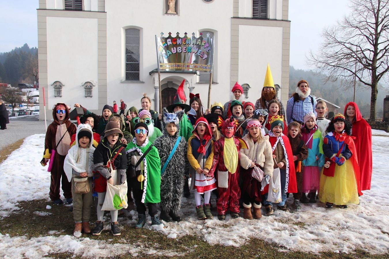 Die Volksschulkinder kamen als Märchenfiguren verkleidet.