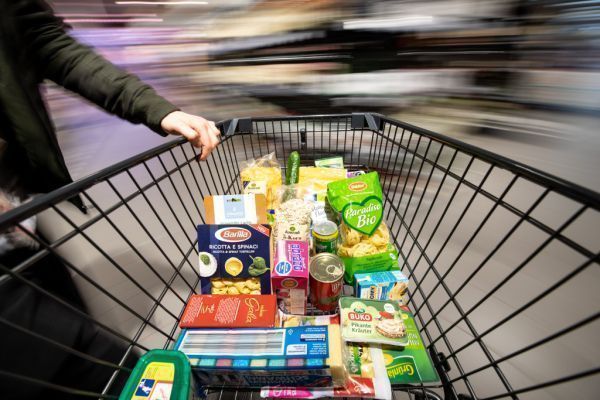 Rabatte - Gericht verhandelt VKI-Klagen gegen Supermärkte