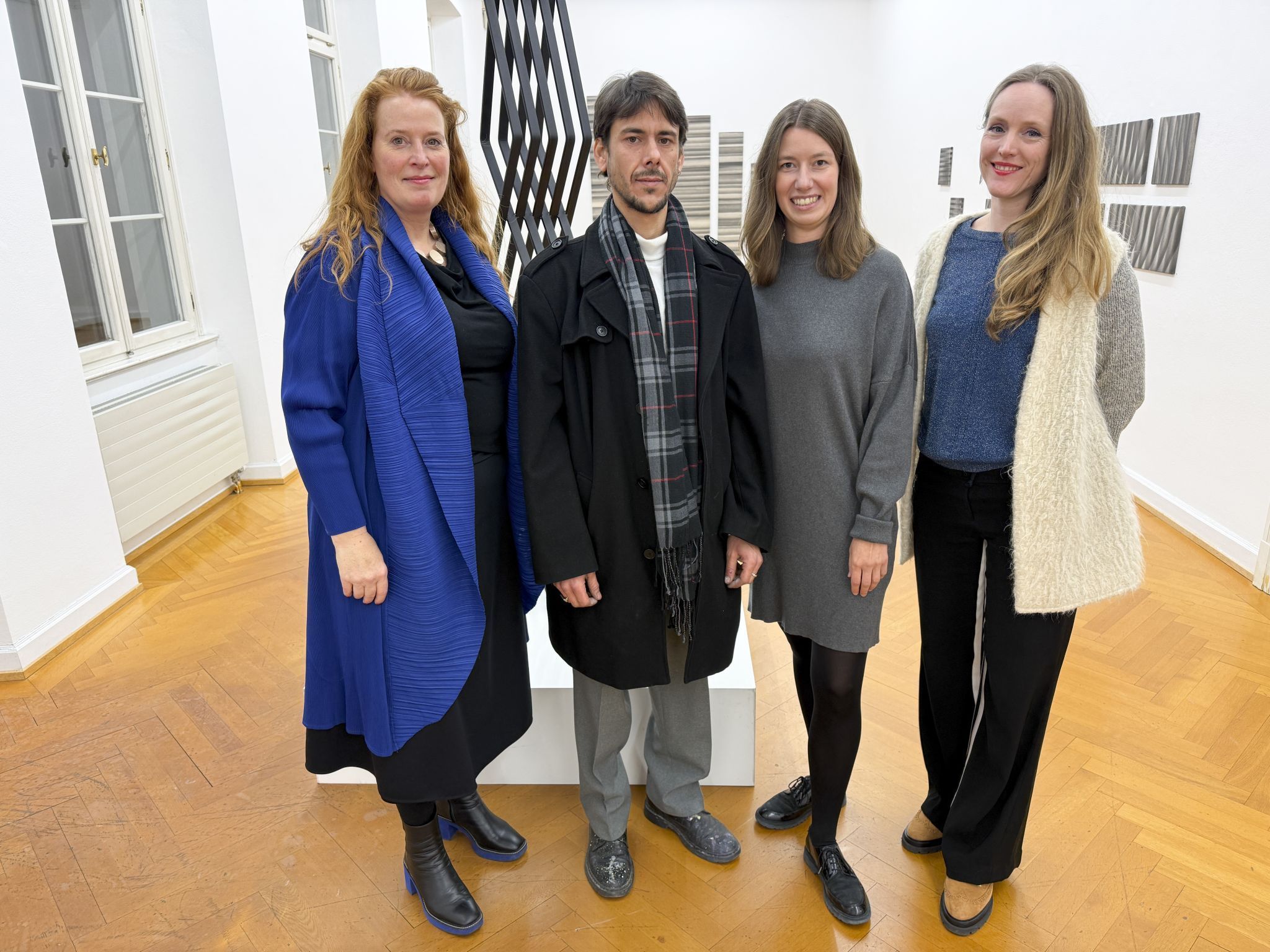 Brigitte Spiegeler, Alexander Stark, Sarah Kirsch und Sarah Schlatter bei der Eröffnung im Künstlerhaus