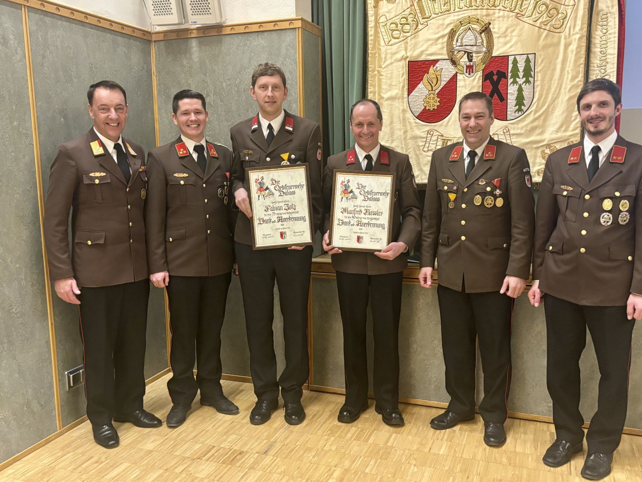 Fabian Zotz und Manfred Nessler wurden für 25-jährige bzw. 40-jährige Mitgliedschaft geehrt.