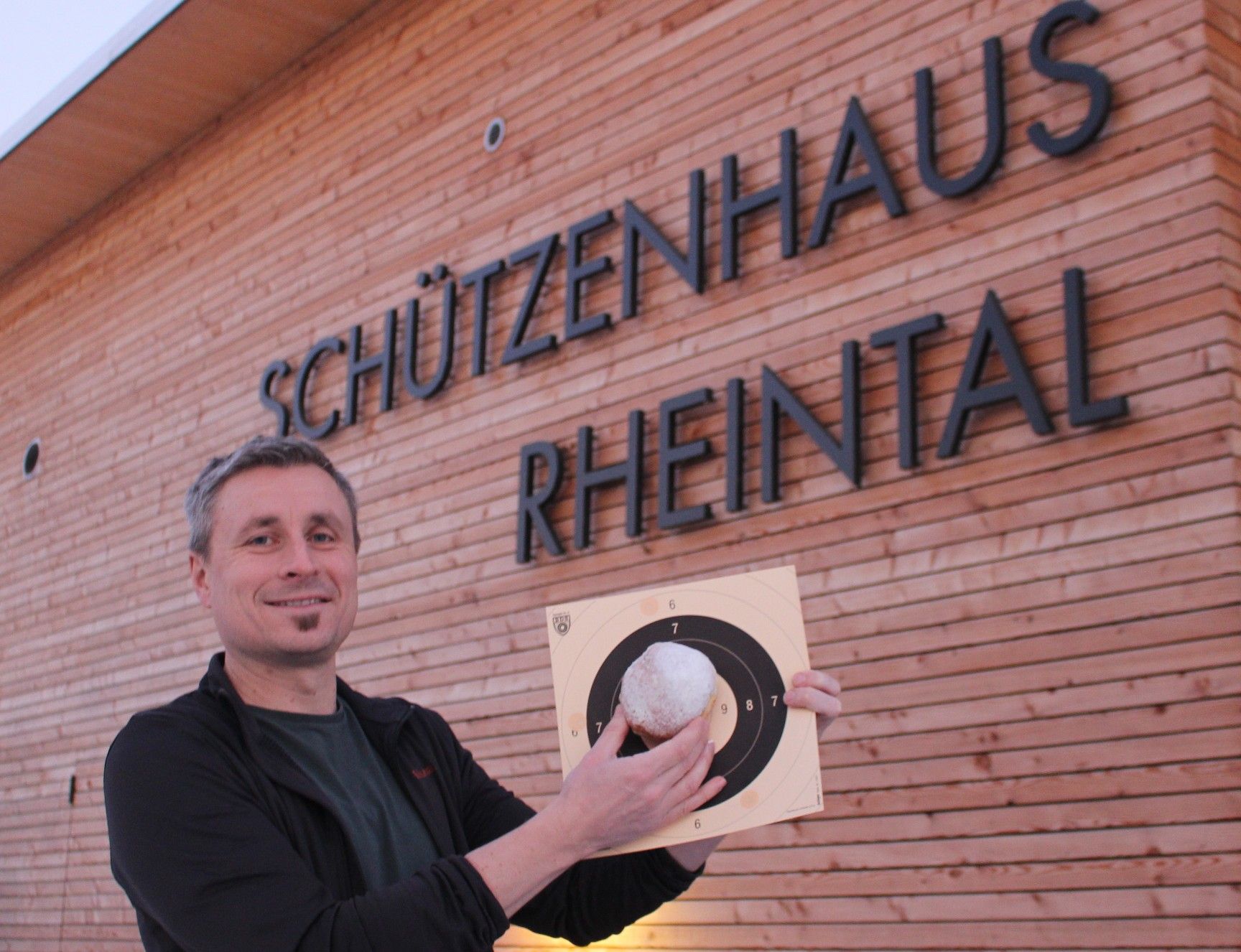 Faschingskrapfen im Visier: Am Sonntag, 9 bis 17 Uhr, lädt die Schützengilde Lustenau zur großen „Krapfenjagd“ in das neue Schützenhaus Rheintal ein. PETER STRAUSS   