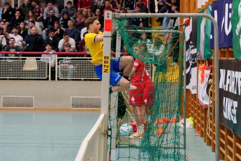 Goalie Robin Fink spitzelt Wolfurt zum ersten Heim-Masters-Triumph