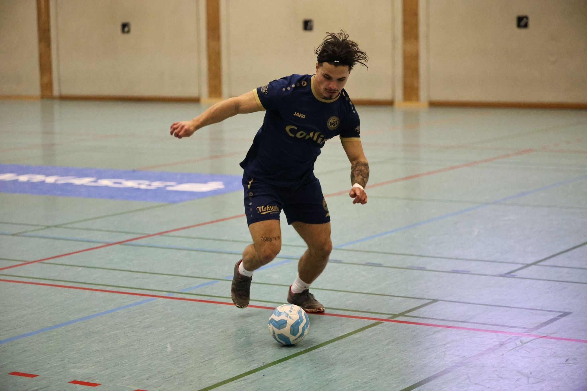 Hohenems Kicker Carlos Berlinger bringt viel Hallen-Qualität mit.KNOBEL