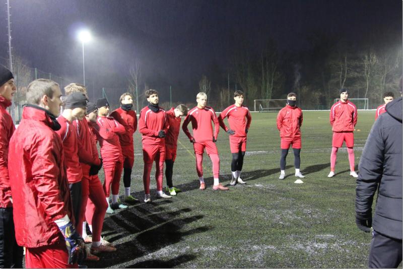 Erste Ansprache bei der ersten Einheit in diesem Jahr.