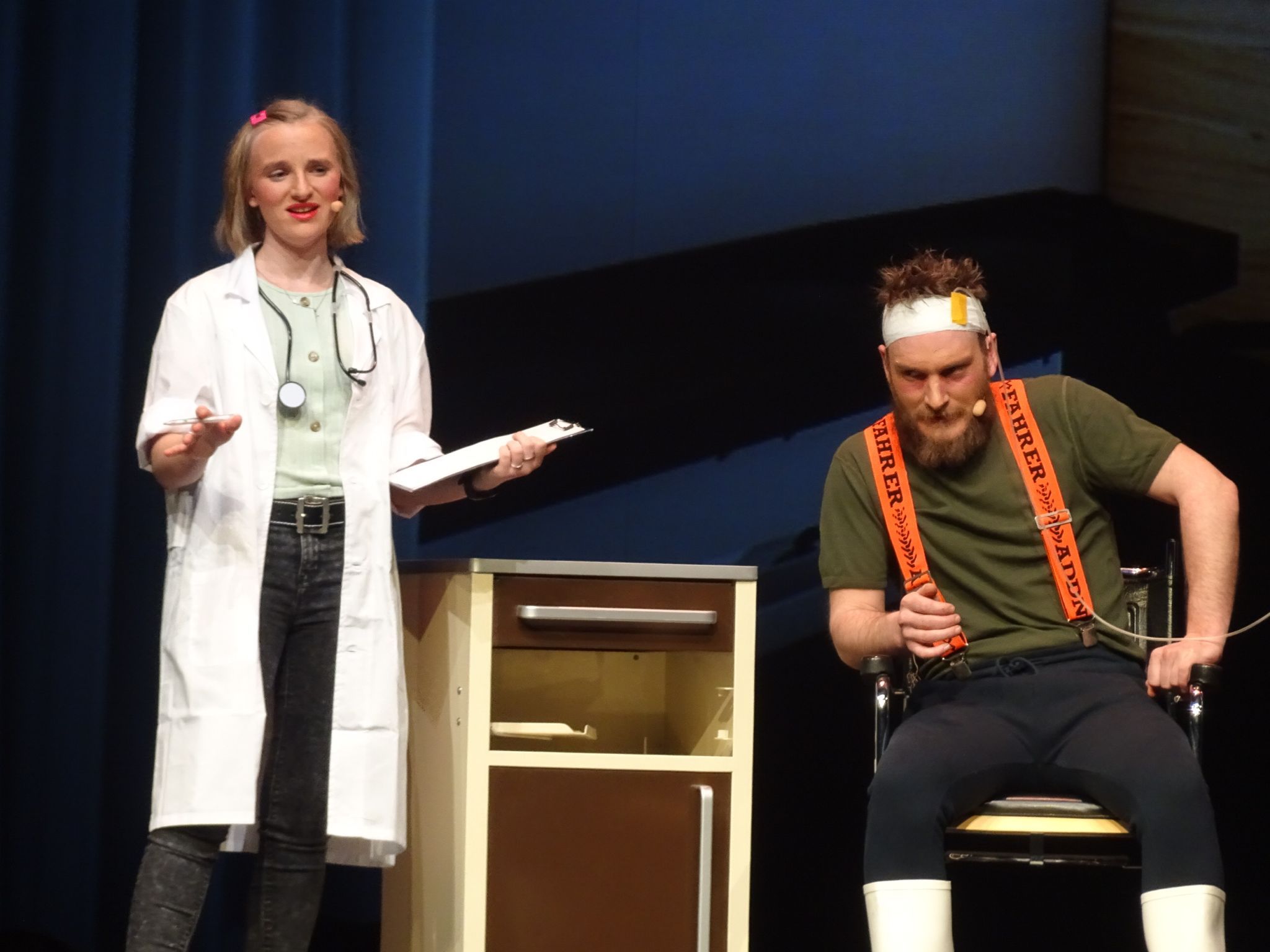 Und wieder die Kaufmanns - dieses Mal beim Doktor. 