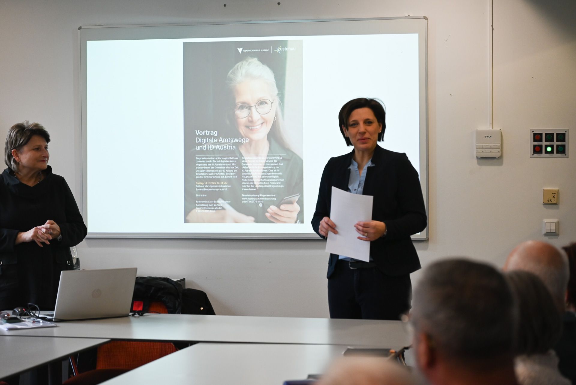 Gemeinderätin für Digitalisierung, Eveline Mairer, hieß die Interessierten herzlich willkommen.