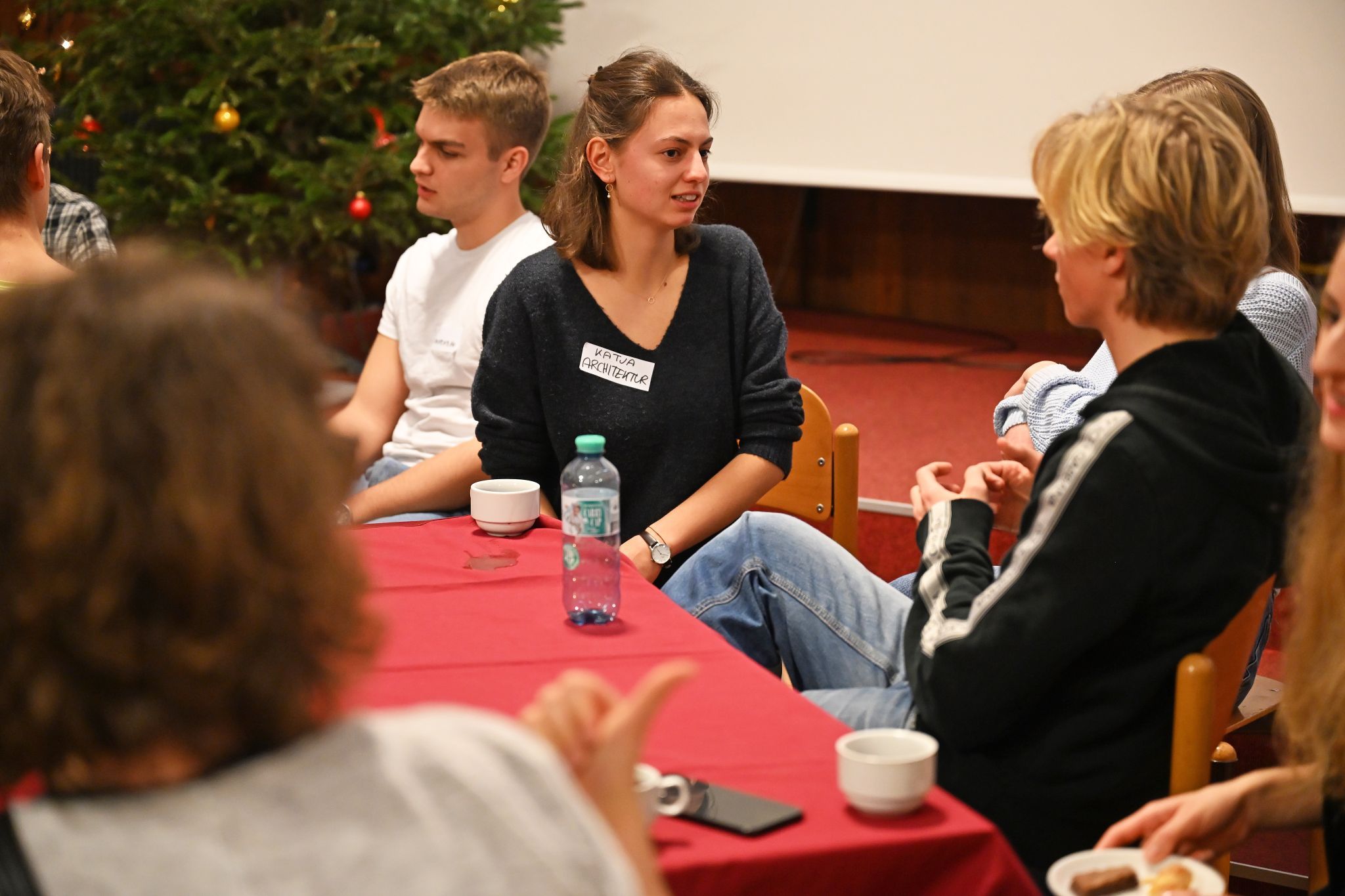Im persönlichen Gespräch erhielten die Gymnasiasten wertvolle Tipps für ihren weiteren Weg.