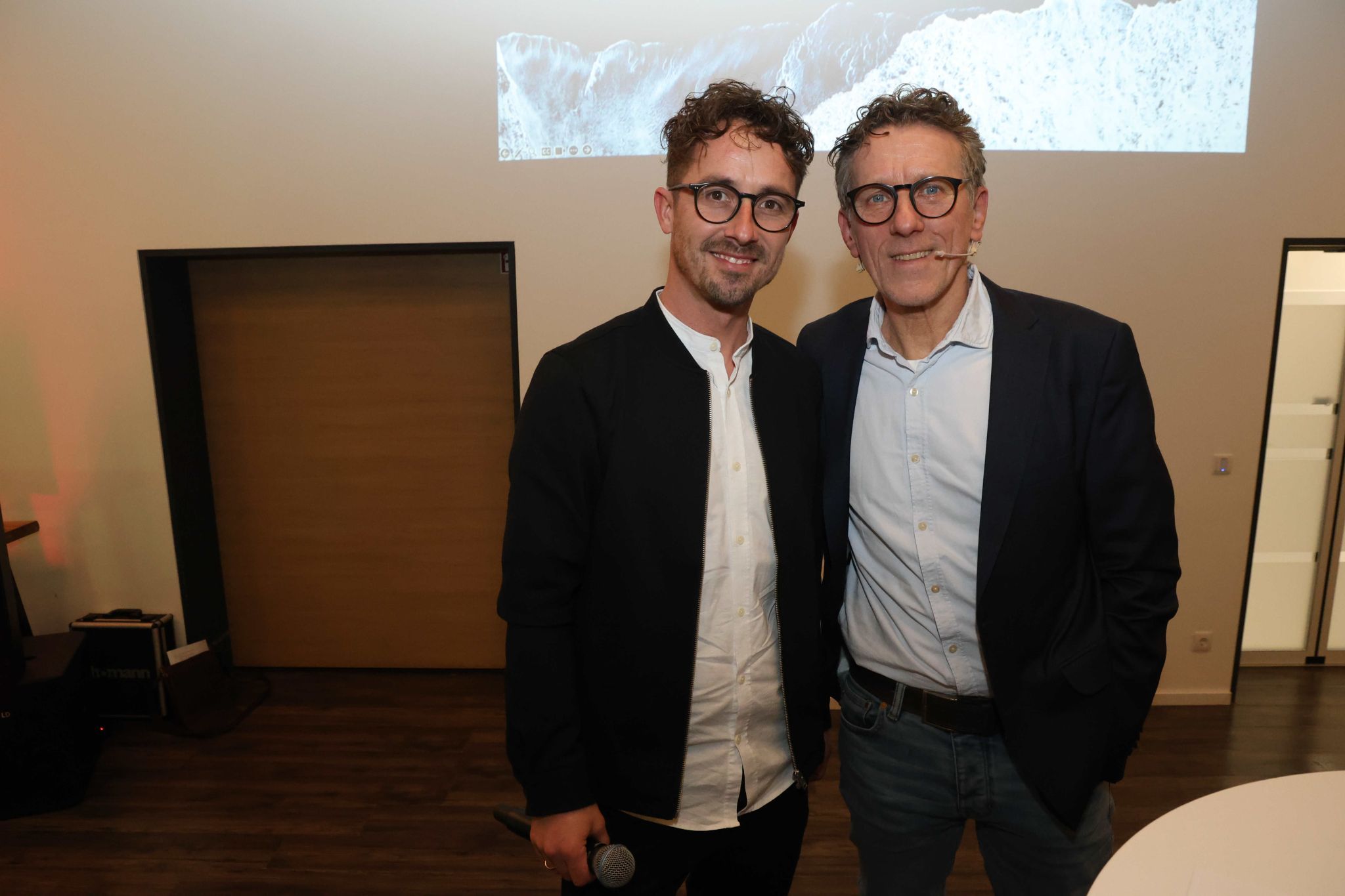 Moderator Lukas Greußing und Referent Klaus Kofler.