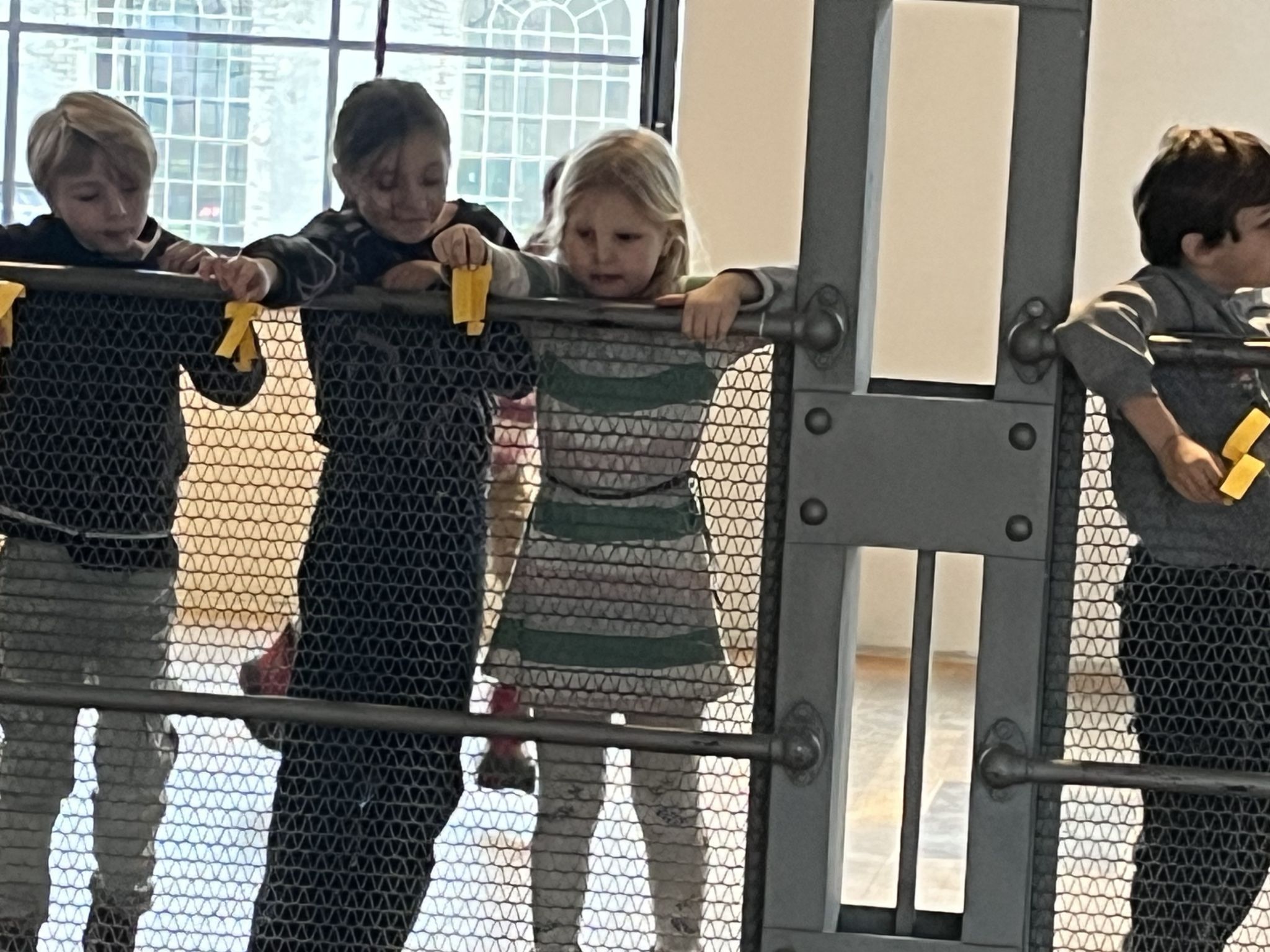 Auf der Foyer-Galerie wurden die Flugobjekte getestet. 