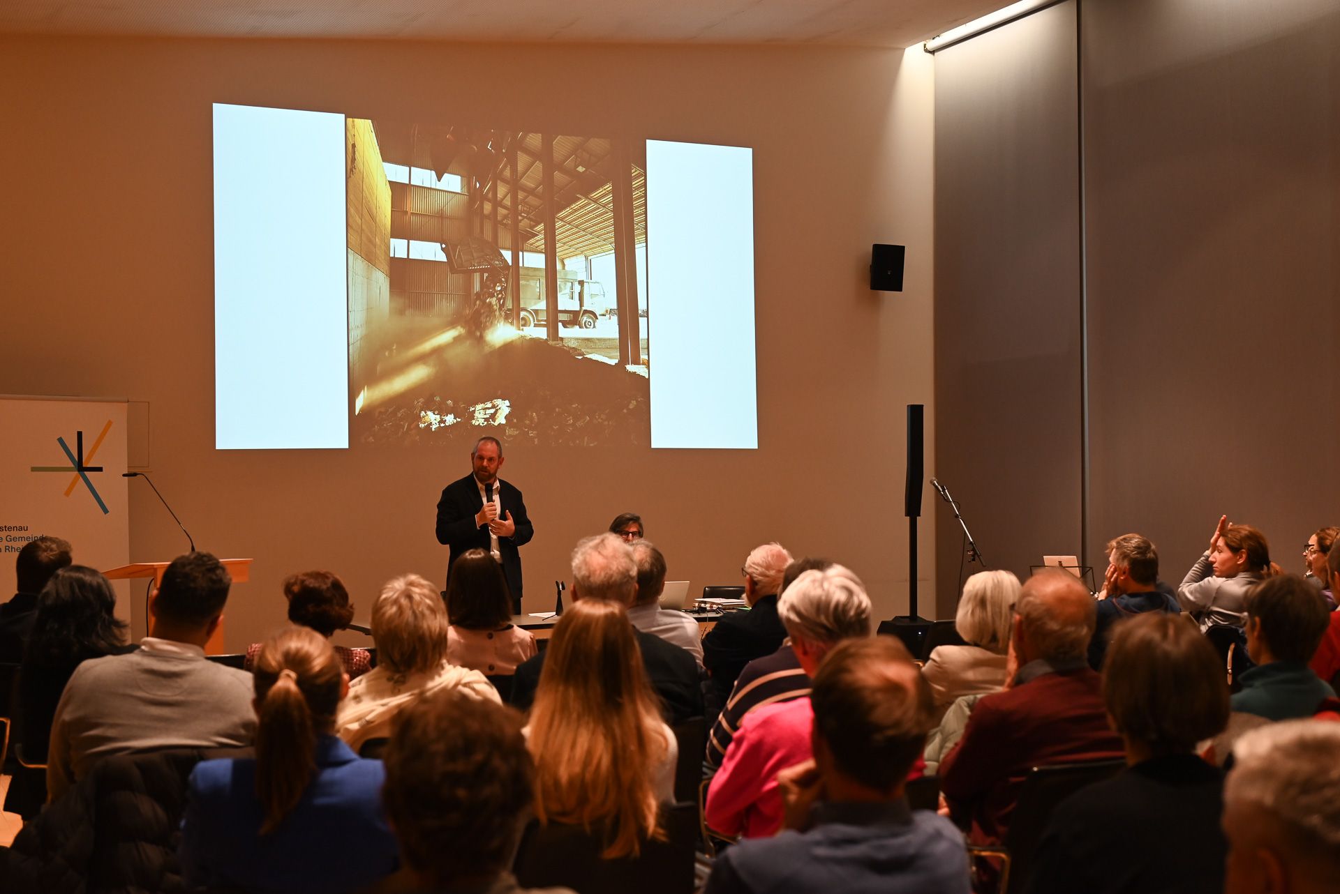 Umweltgemeinderat Simon Vetter (Grüne) erläuterte, dass sich der Blickwinkel auf den Umweltschutz ständig verändert. So konnten in den vergangenen Jahren zahlreiche Verbesserungen erzielt werden. 