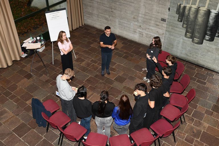 Nachfrage nach Projekt gegen Antisemitismus und Islamfeindlichkeit seit dem Hamas-Terroranschlag stark erhöht