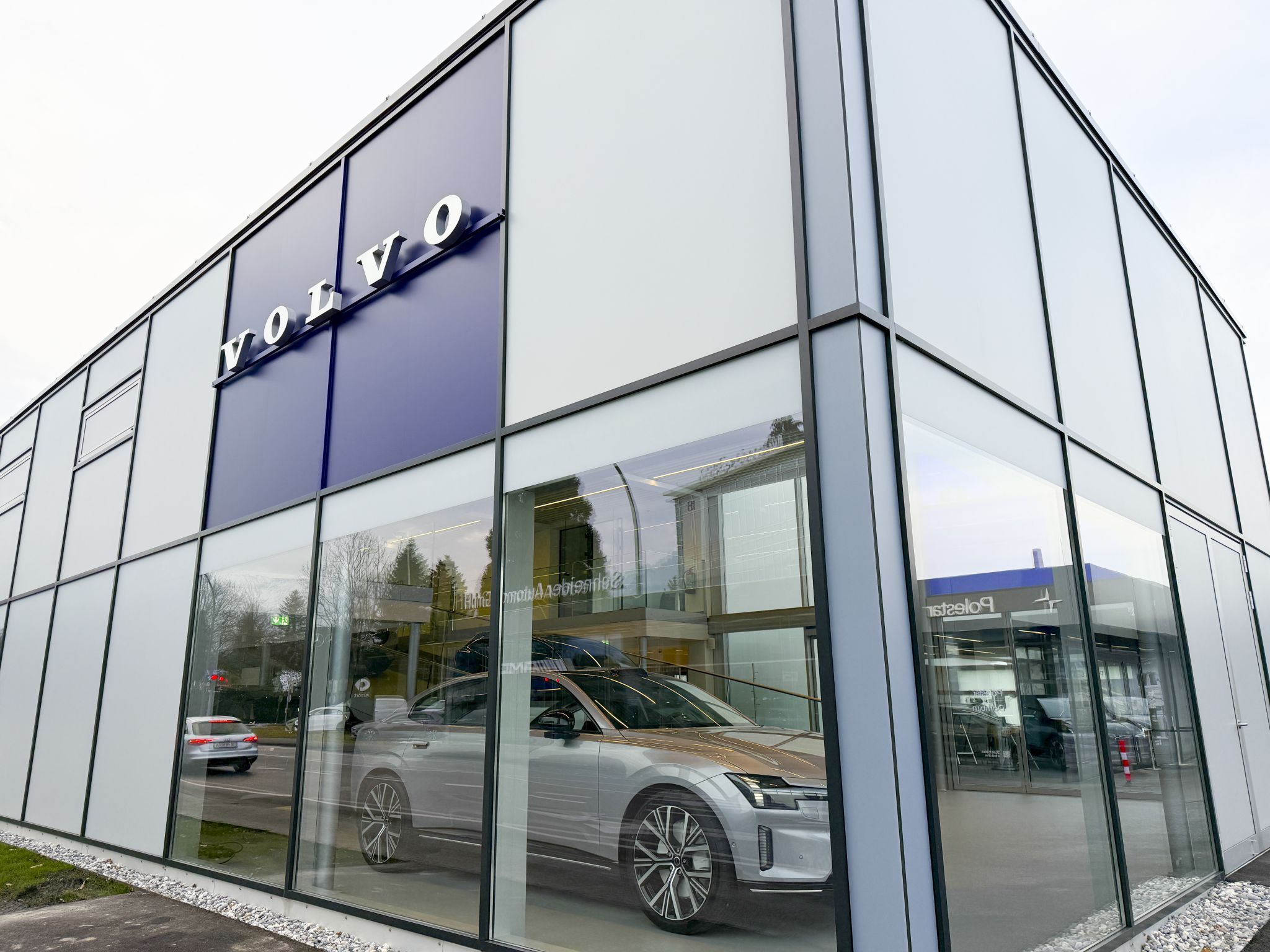 Volvo ist ebenso neu eingezogen im Schwefel bei Schneider Automobil