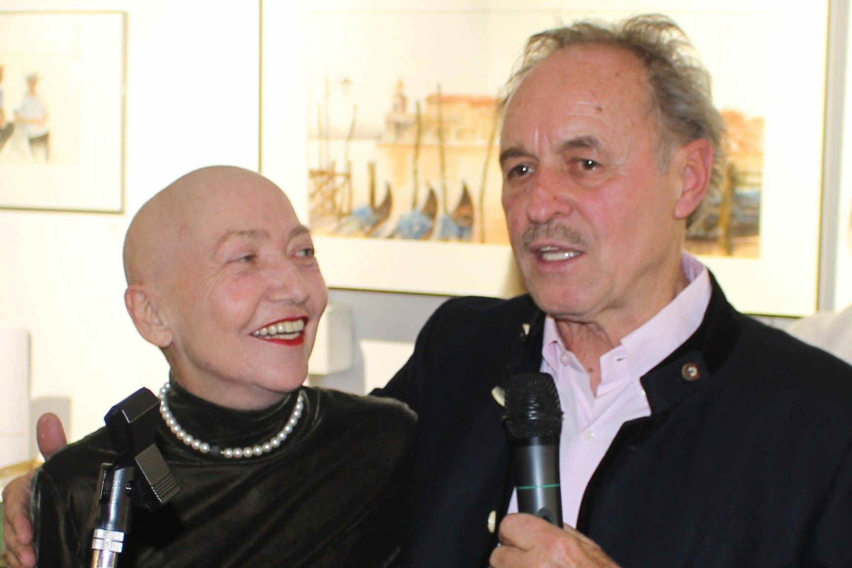 Auf überaus großes Interesse stieß die Ausstellungseröffnung von Gerhard Mangolds „Konturen des Lebens“ in der Sylvia Janschek Art Gallery in der Bregenzer Kaiser Josef Straße. PETER STRAUSS   