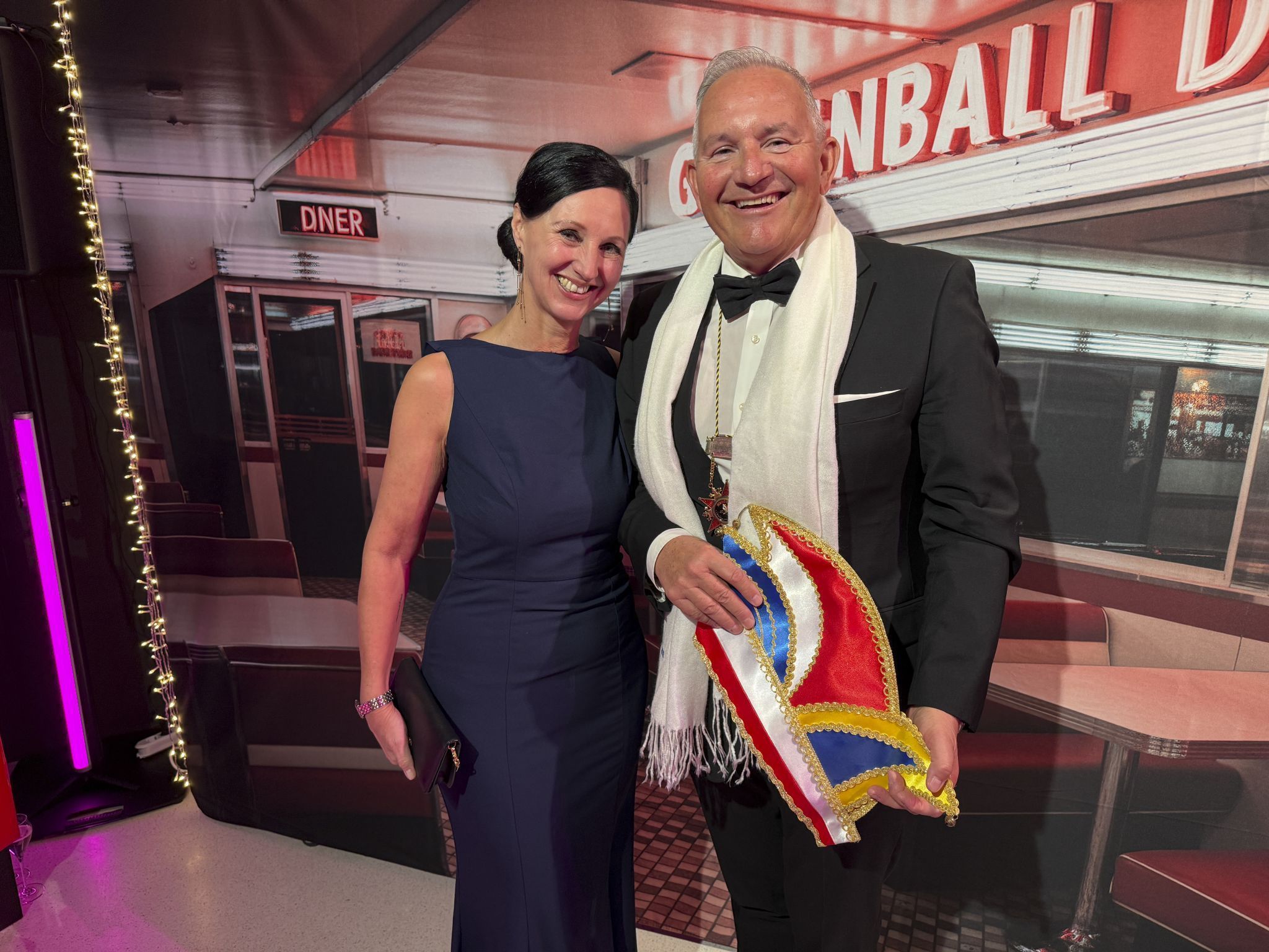 Sabine und Renato Schneider mit passender Kopfbedeckung