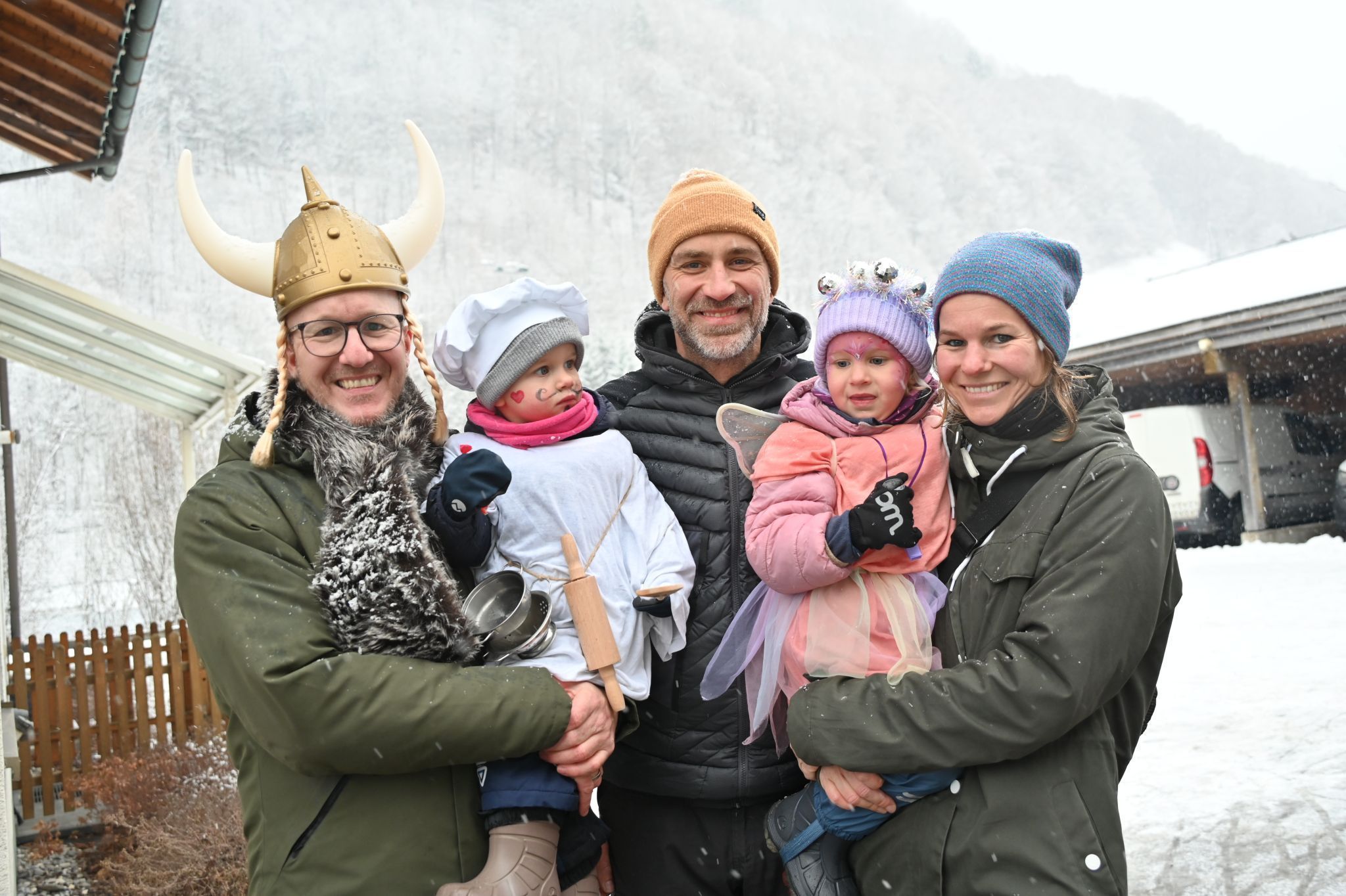 Besucher - Klein und Groß - freuten sich über den Umzug.