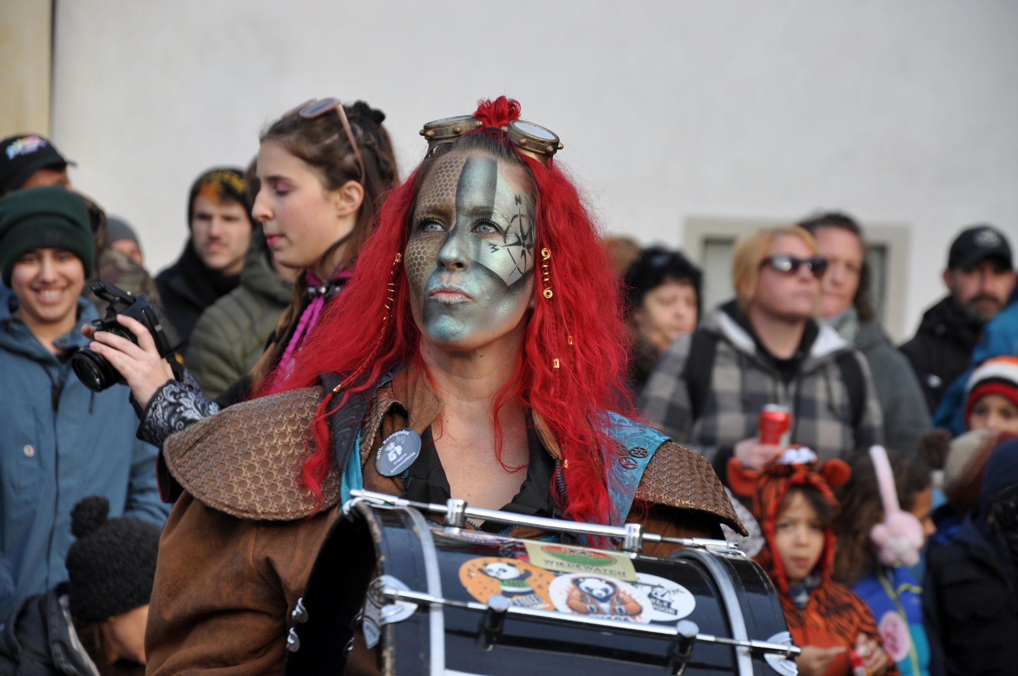 Mit fantasievoller Bemalung traten die Guggen in Hohenems auf.