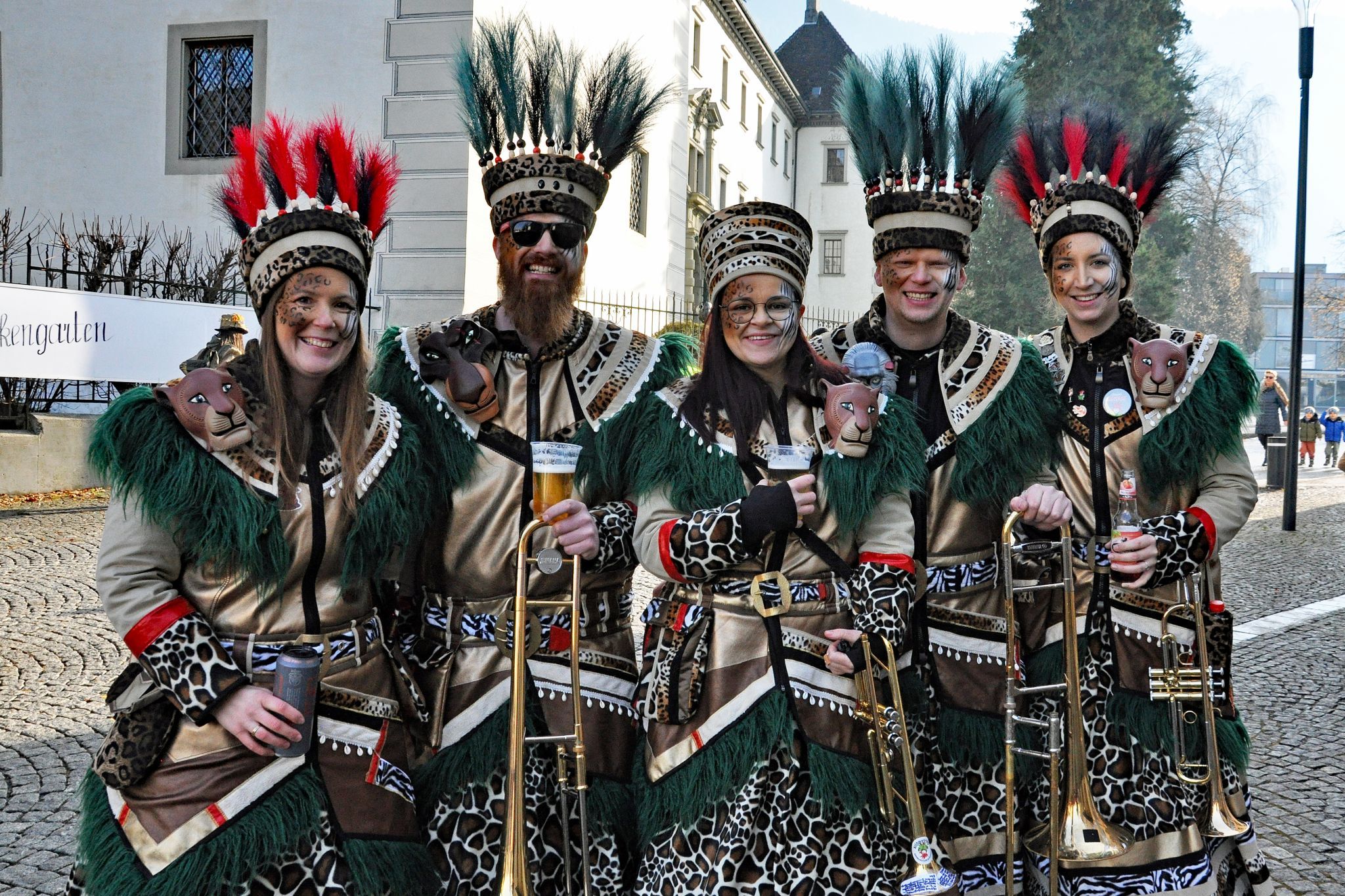 Die Klostertaler Rutschifenggen präsentierten ihr neues Kostüm.