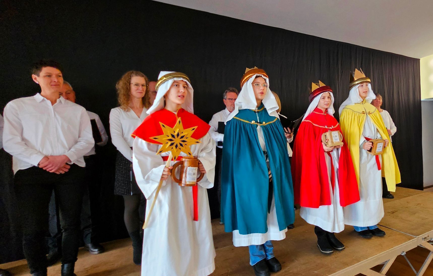 Auch die Lochauer Sternsinger überbrachten gute Wünsche.