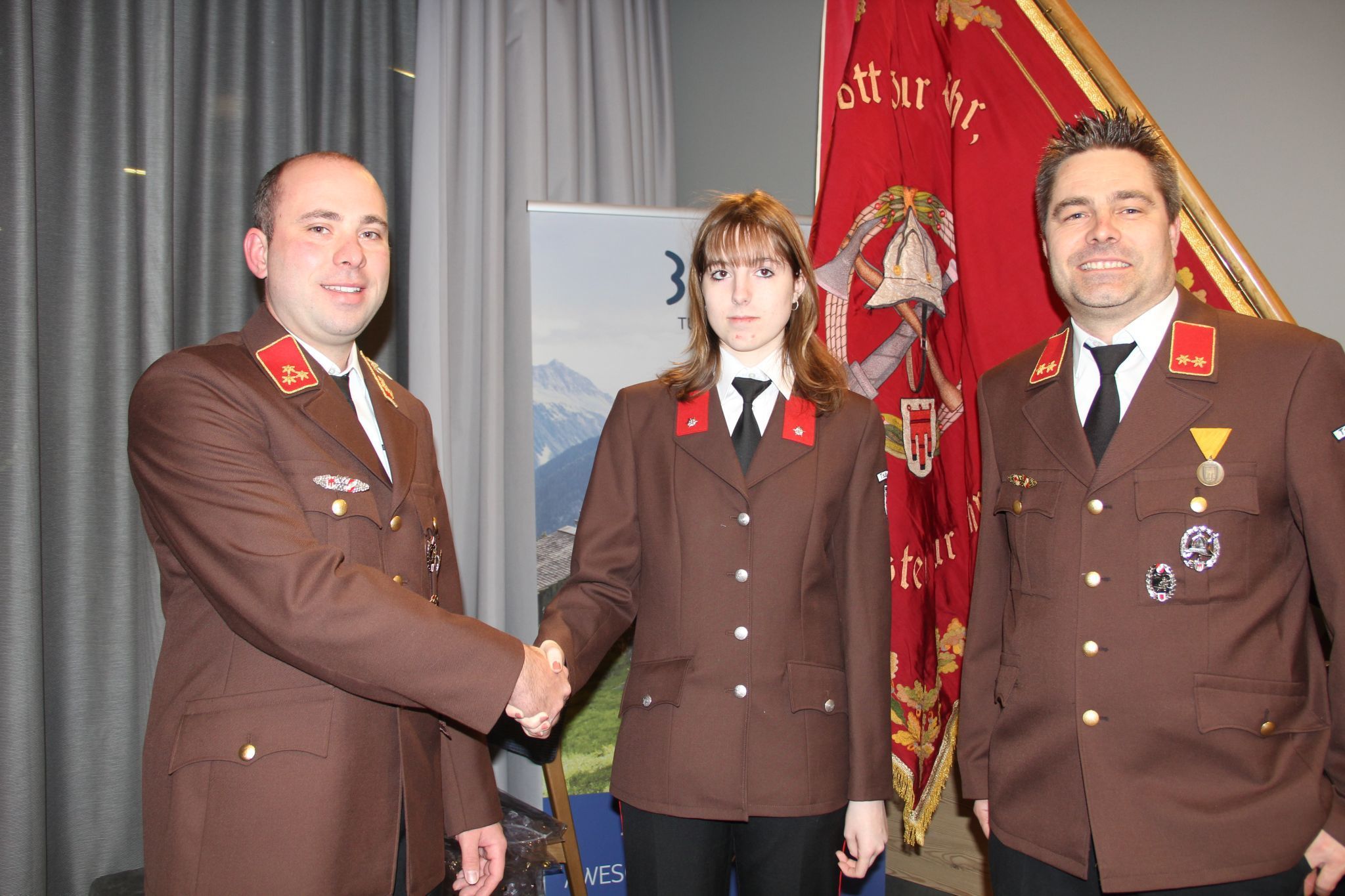 Chiara Bitschnau wurde von der Feuerwehrjugend in den Aktivstand übernommen