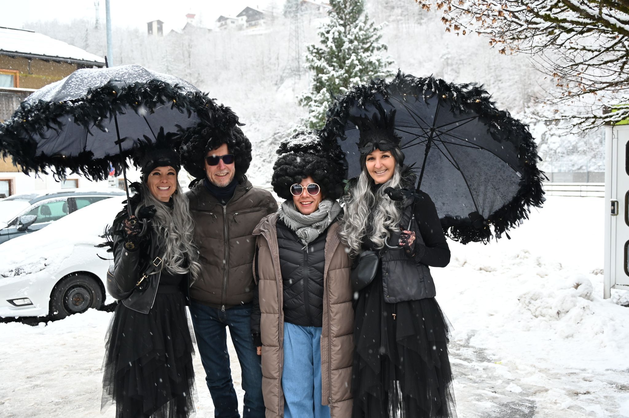 Tolle Mäschgerle am Straßenrand.