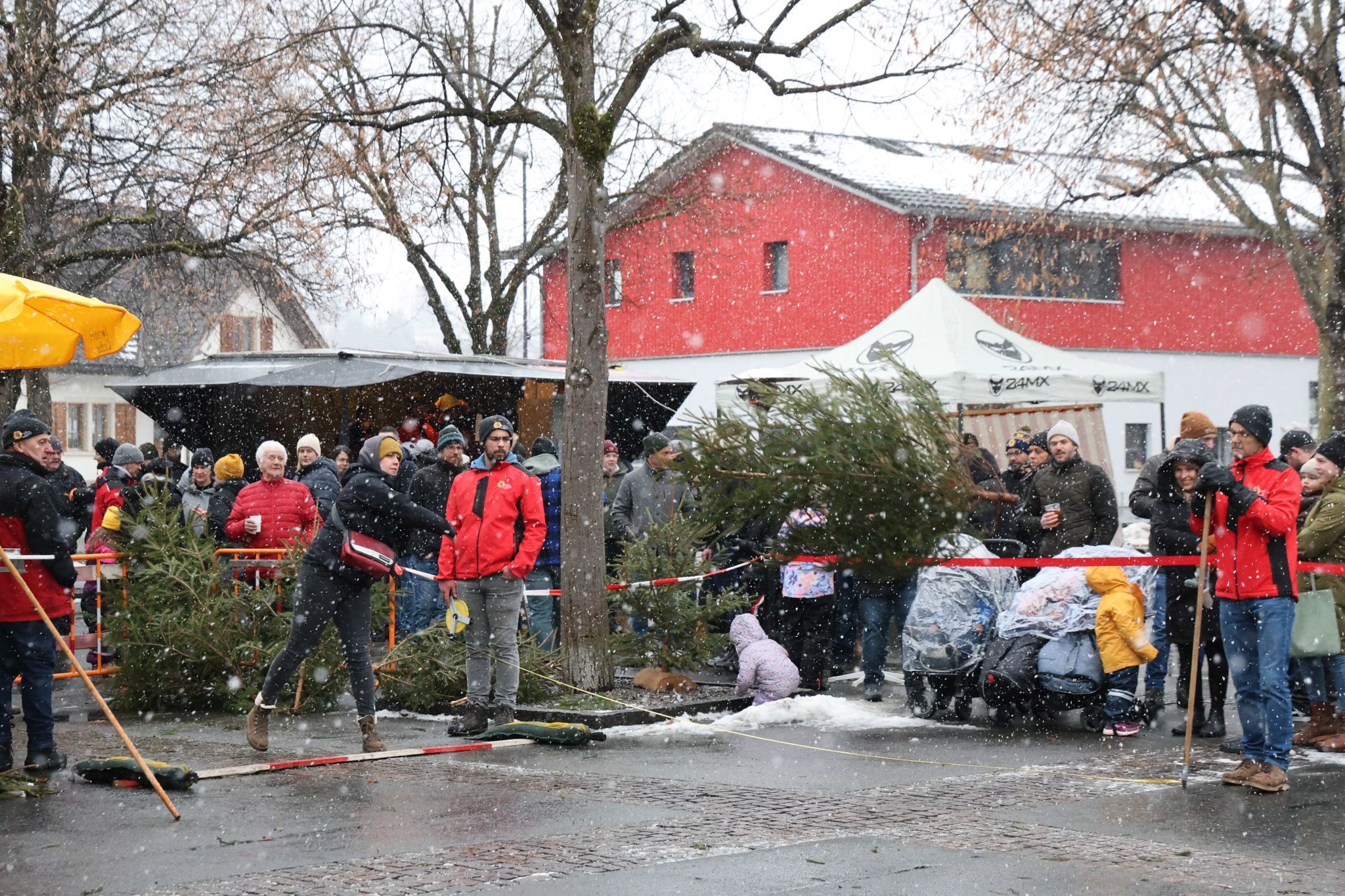 Die Damen-Drittplatzierte Pelin Örnek bei einem ihrer Würfe.