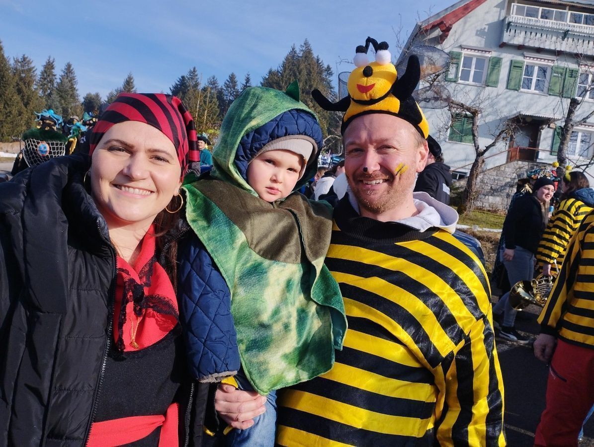 Nadja, Levi und Rainer hatten viel Spaß beim Umzug.