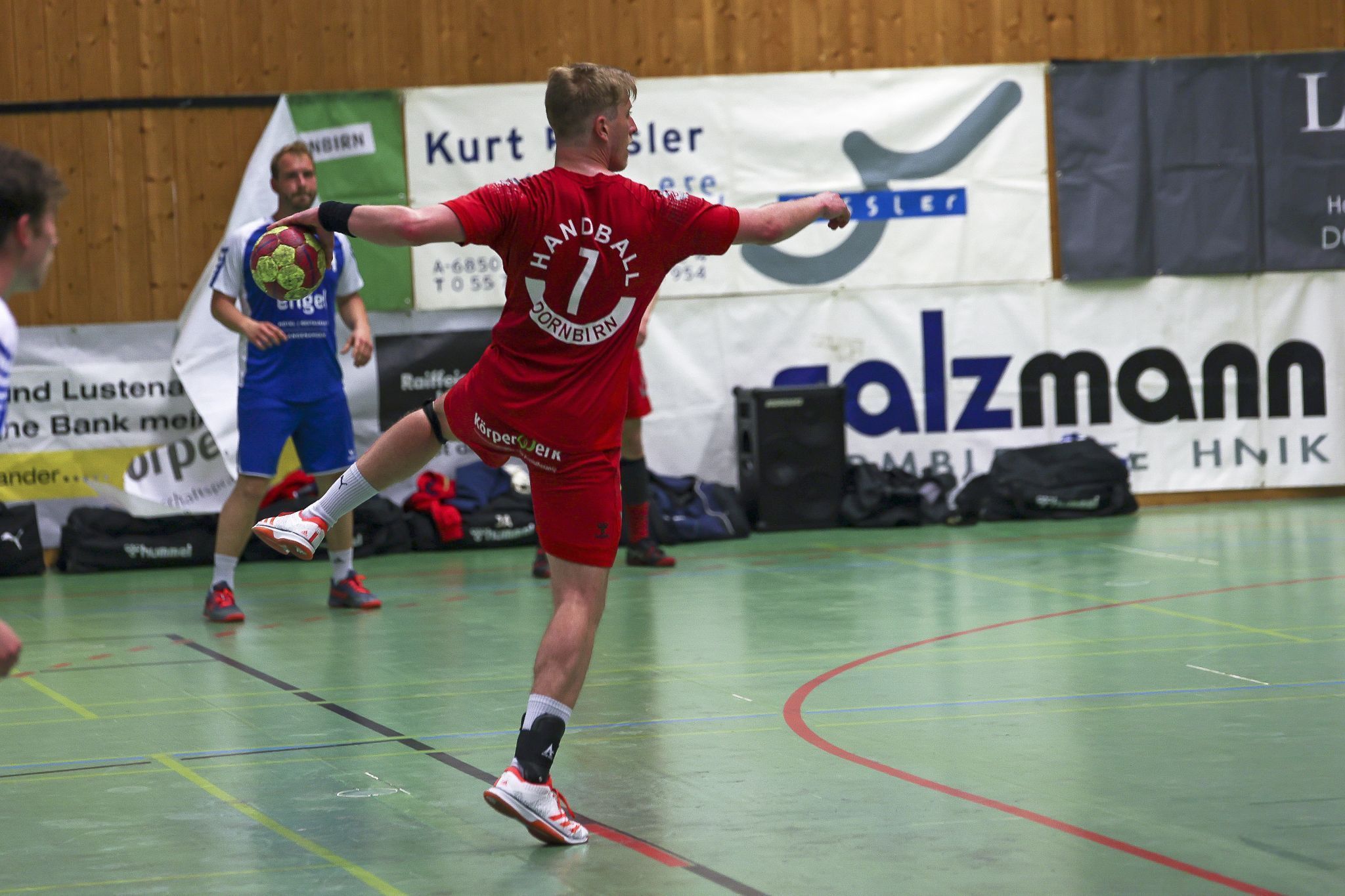 Handball ist für ihn mehr als Wettkampf – er lebt die Intensität und den Teamgeist dieses Sports. @Gerhard Bildstein