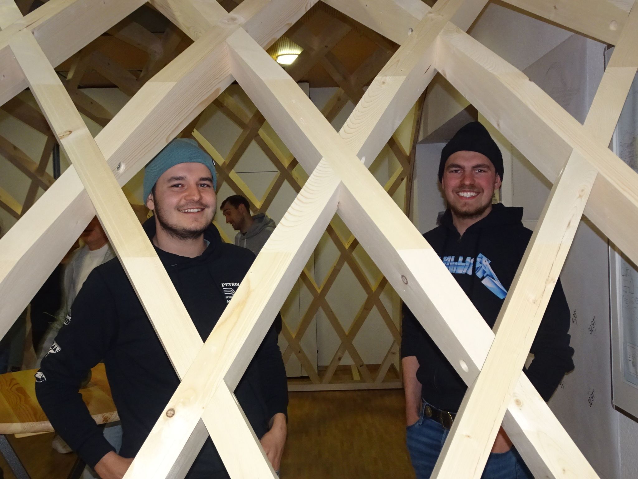 Viele Gäste waren gekommen, um die spektakulären Bauwerke zu bewundern. 