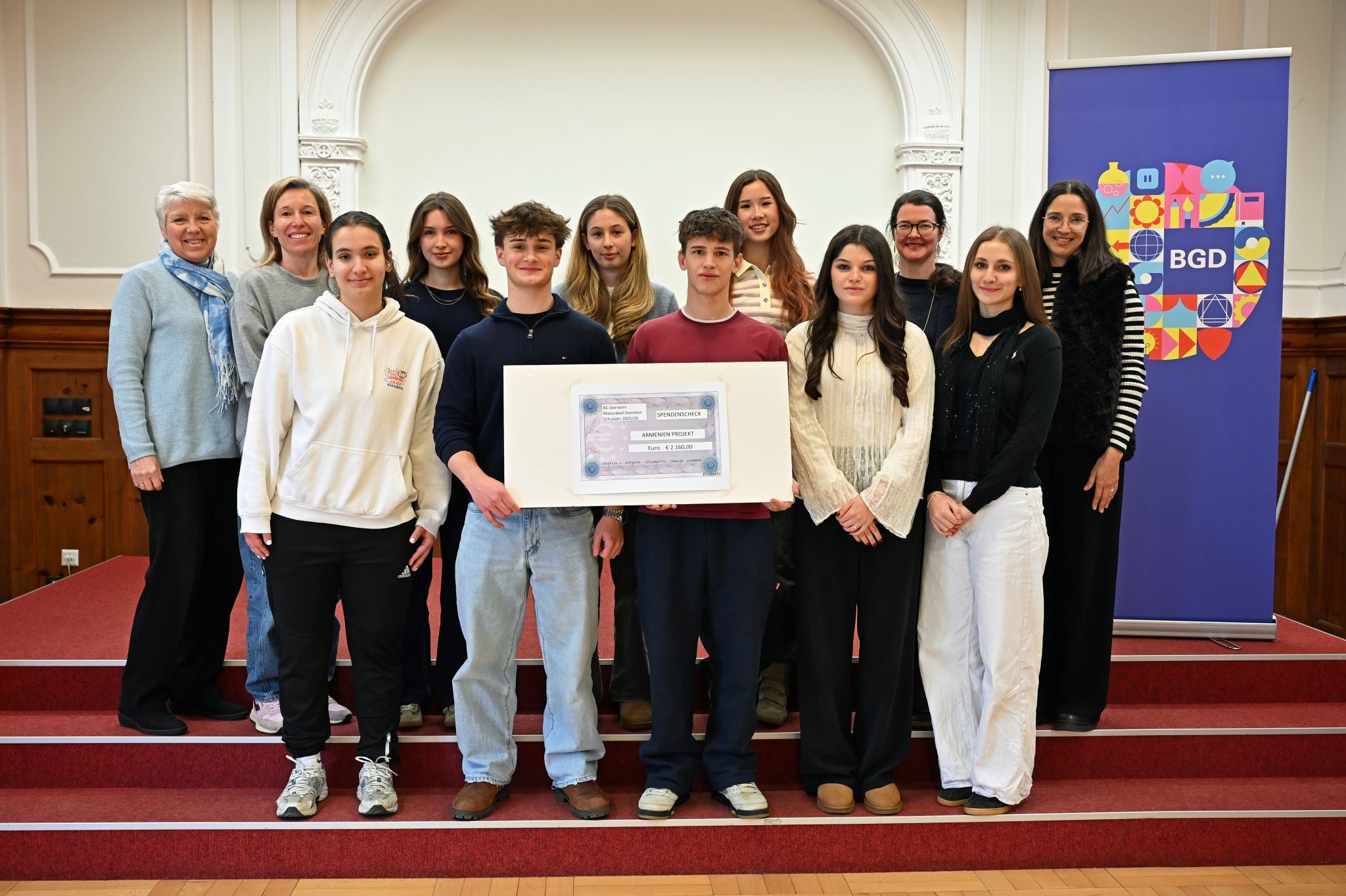 Die Maturanten unterstützen mit ihrer Spende die Schulpartnerschaft mit Armenien.