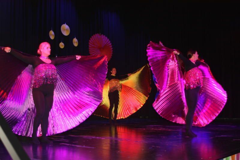 Die beste Nummer: Mystisch mit Nadine und vielen jungen Frauen als Protagonisten. 