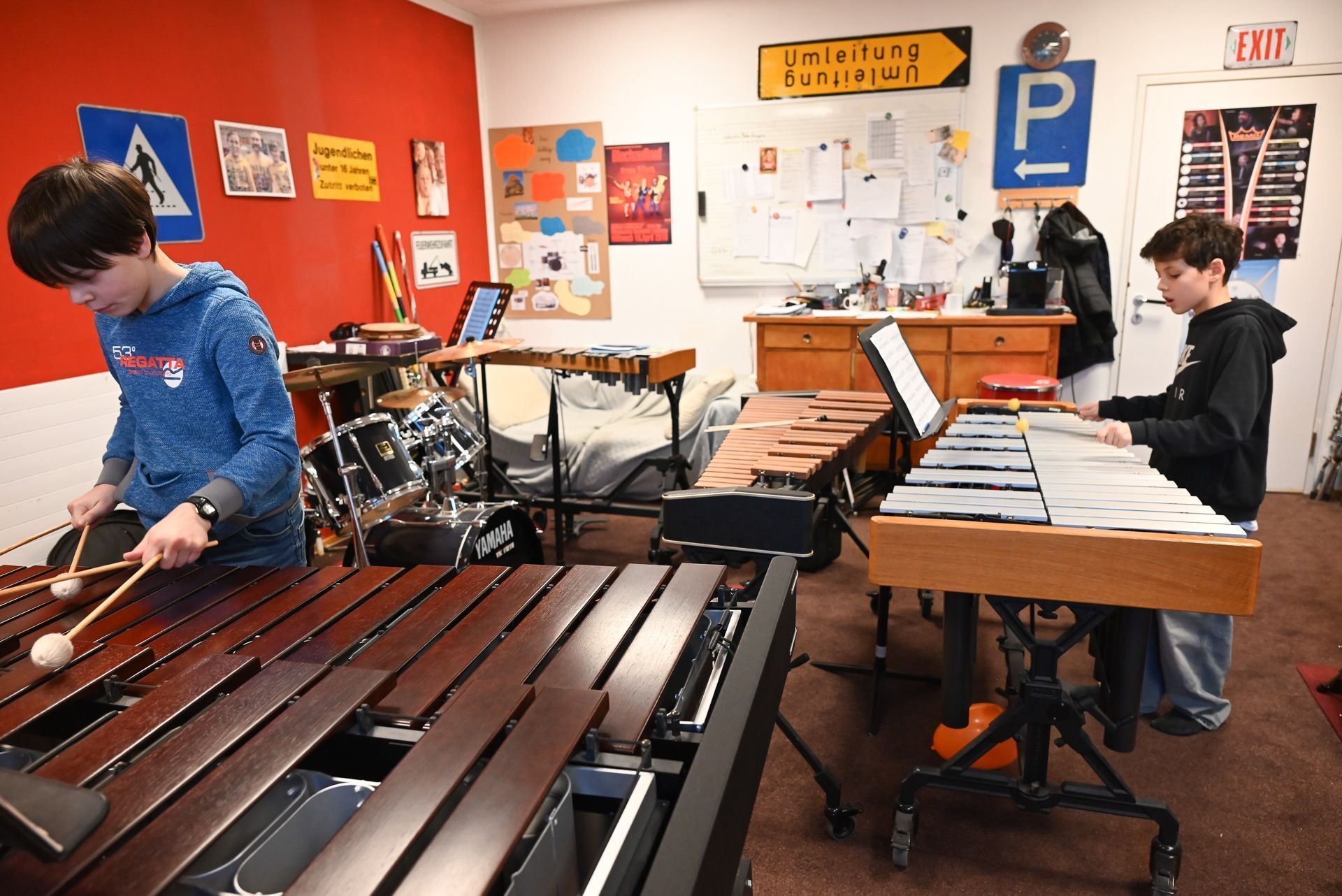 Zusammen treten sie als 