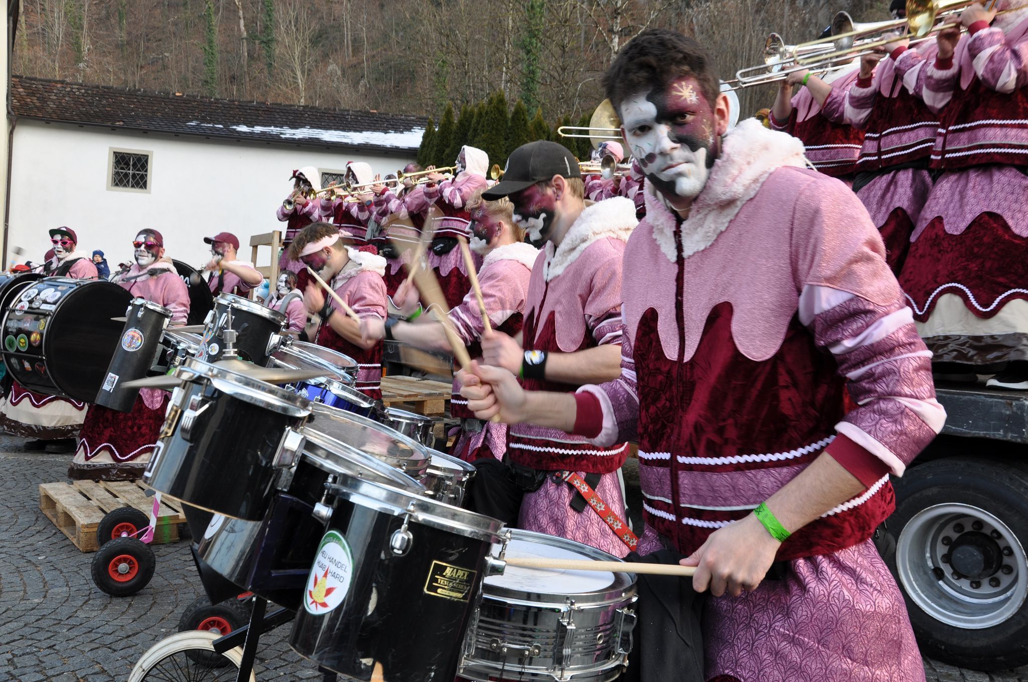 Auch die Bleandastöber verzauberten mit aufwendigen Kostümen.