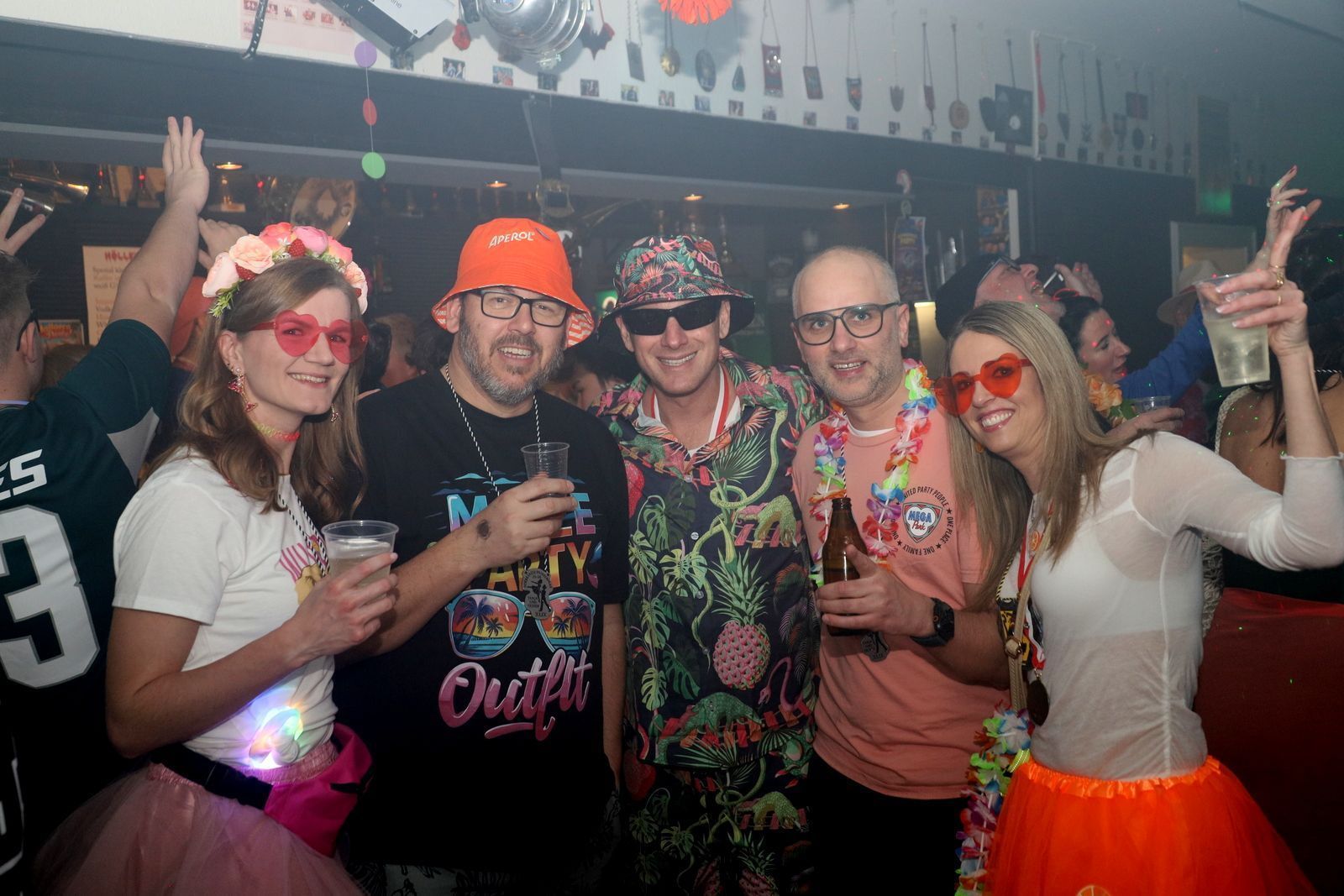 Prinzessin Tanja (re), Prinz Oliver (mi) mit einem Teil ihres Gefolges