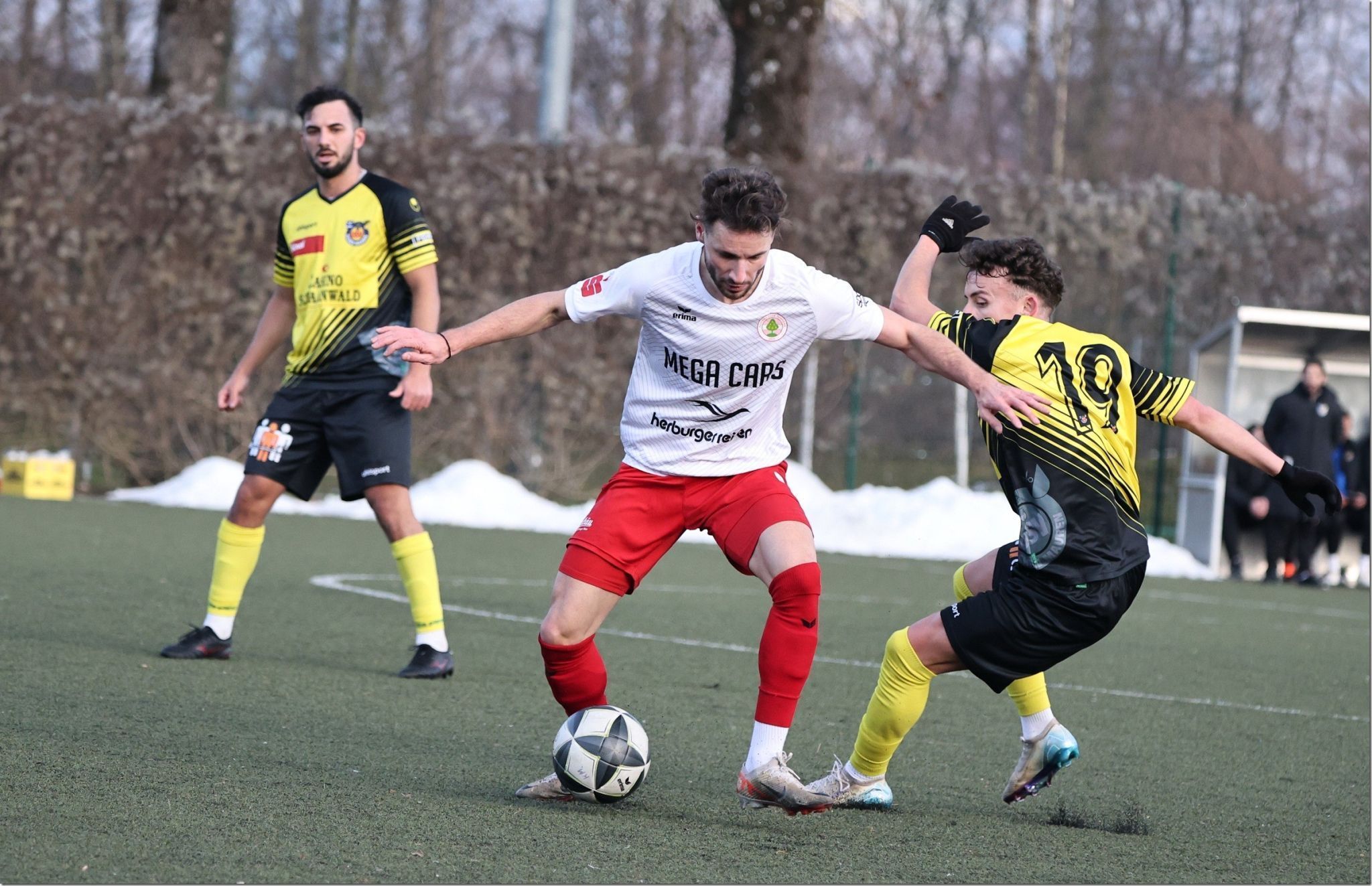 Slobodan Mihajlovic in der neuen Rolle im Zentrum vom Mittelfeld. 