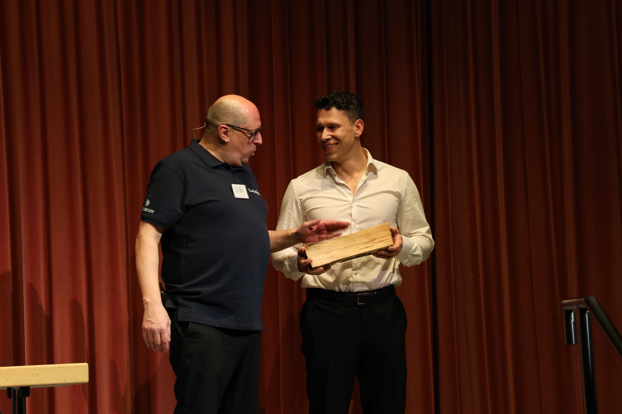 Auch ein anderer Gast war als Assistent gefragt.