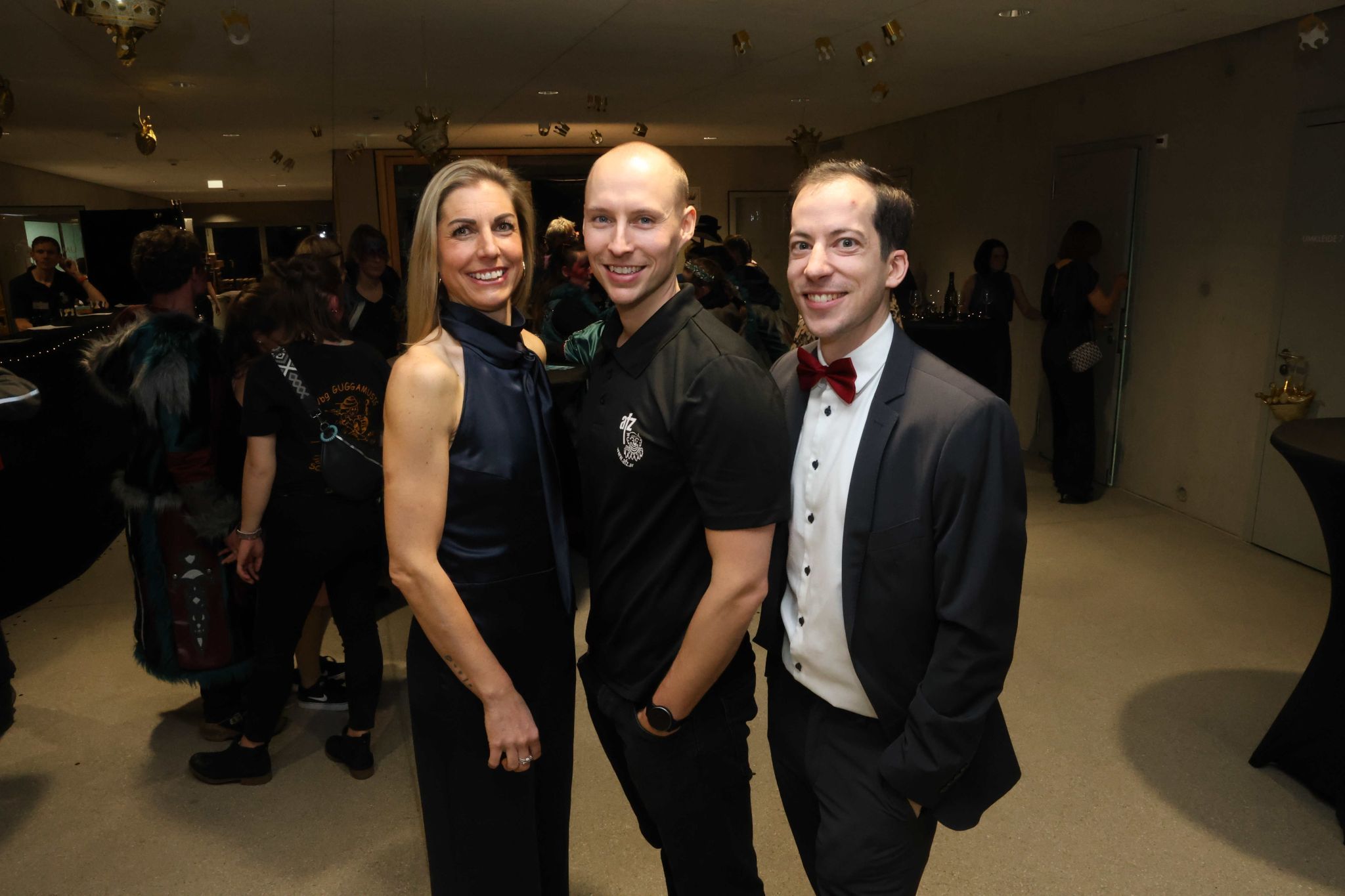 Moderatoren Katharina Anna Mayer und Simon Martin mit 