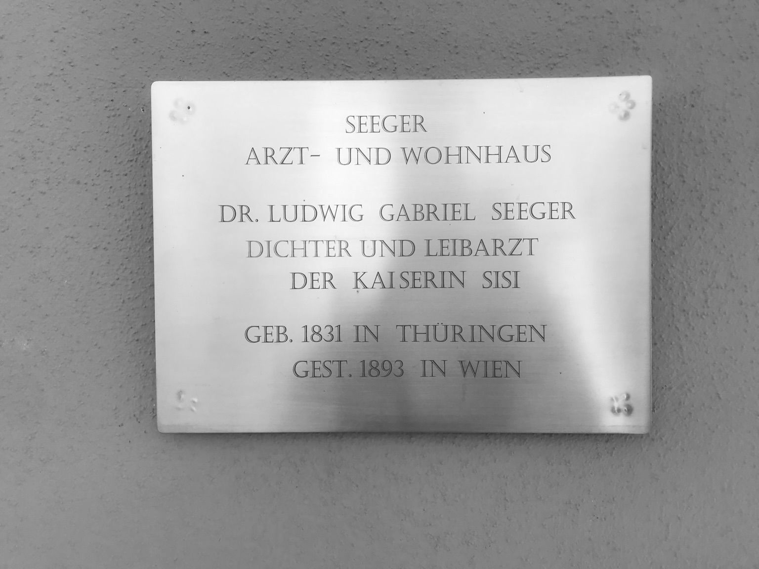 Gedenktafel von Dr. Ludwig Seeger, Leibarzt von Kaiserin Sisi   Foto: Lisbeth Bischoff 