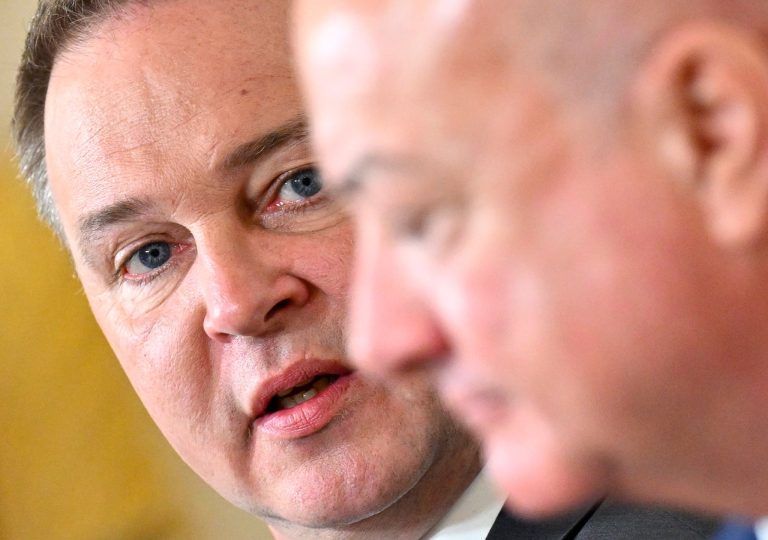 Babler unter Druck durch neue Umfrage und alte Namen