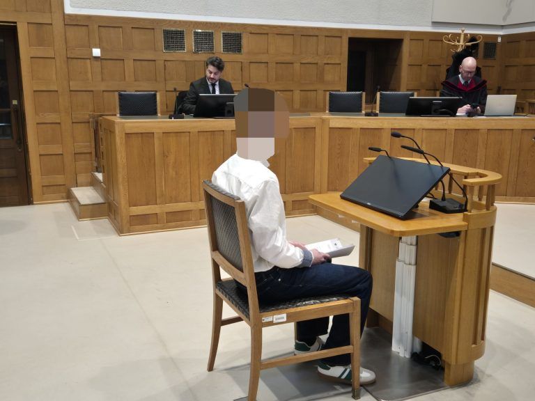 Angeklagter räuberischer Diebstahl.jpg